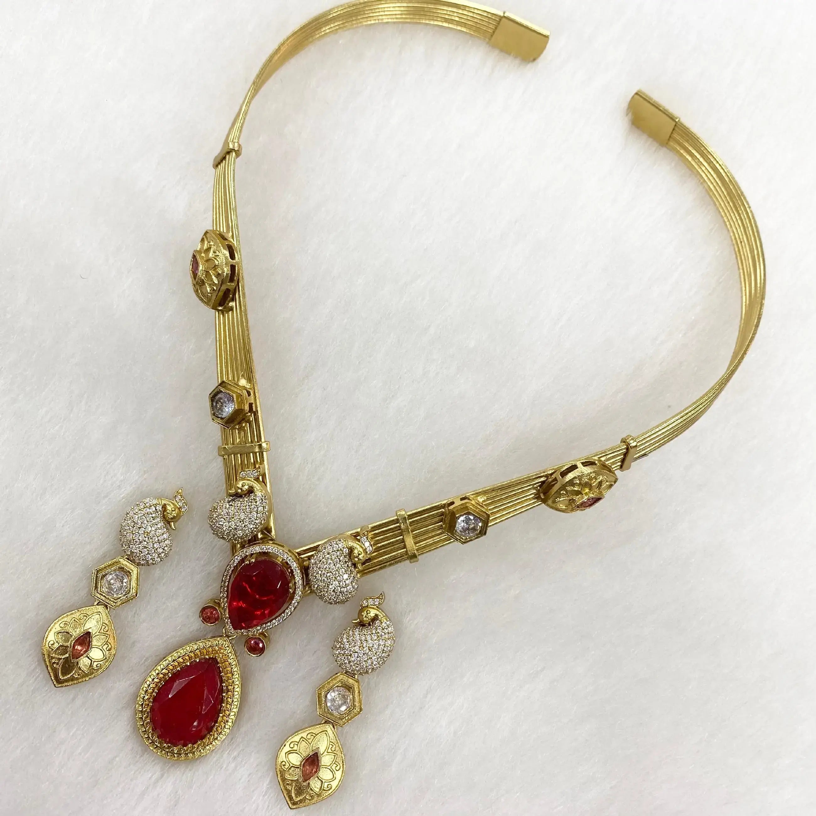 Abhitha Doublet Amrapali Hasli Set- Ruby