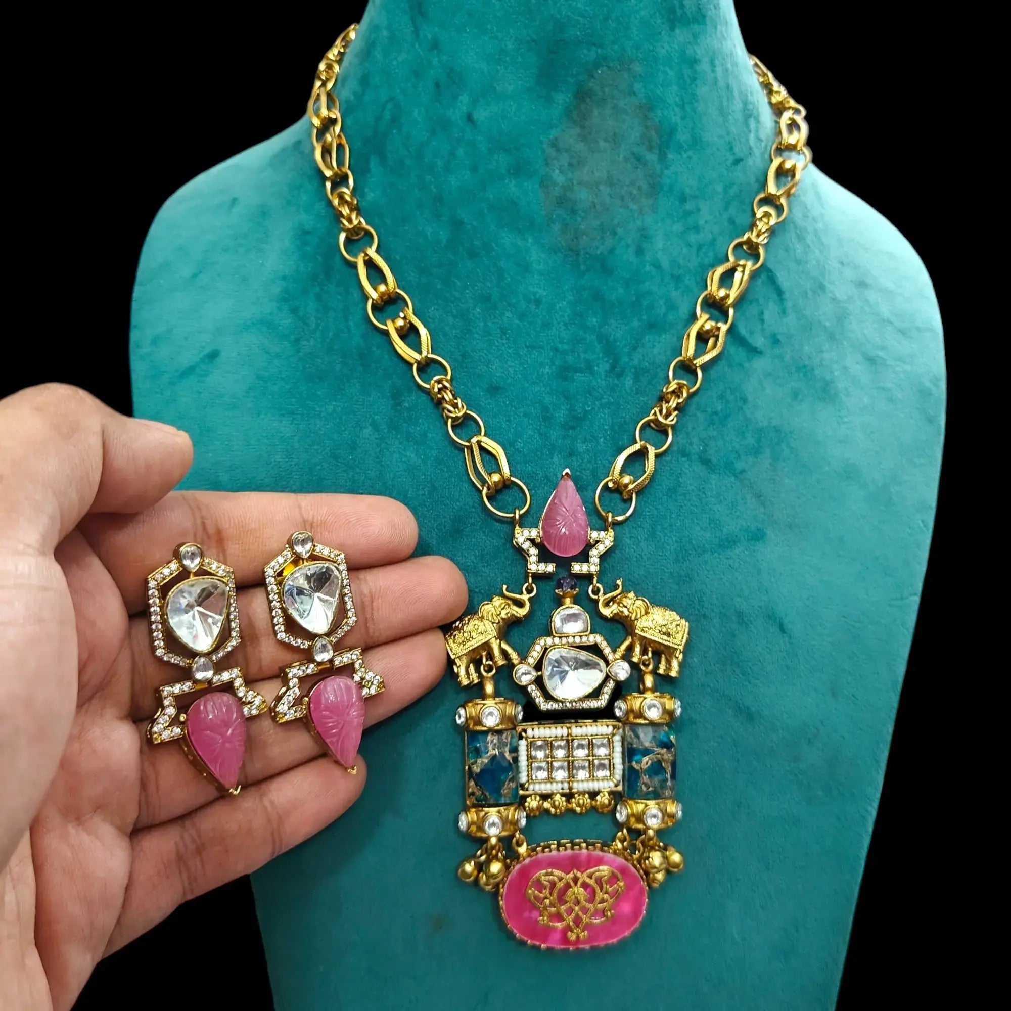 Sajana Amrapali Fusion Necklace Set- Pink And Firoza