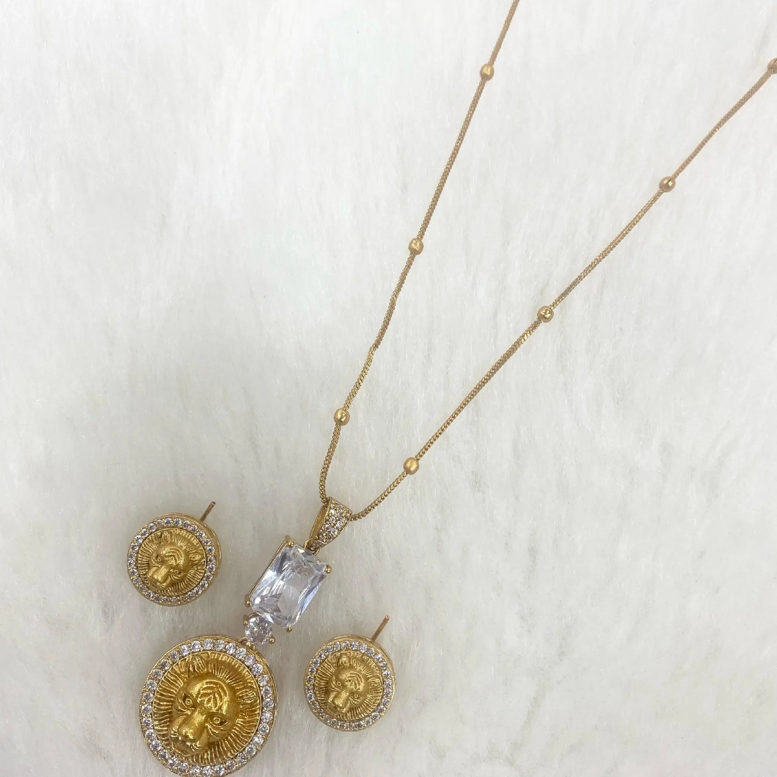 Sabya Inspired Yukti Bagh Pendant Set - White