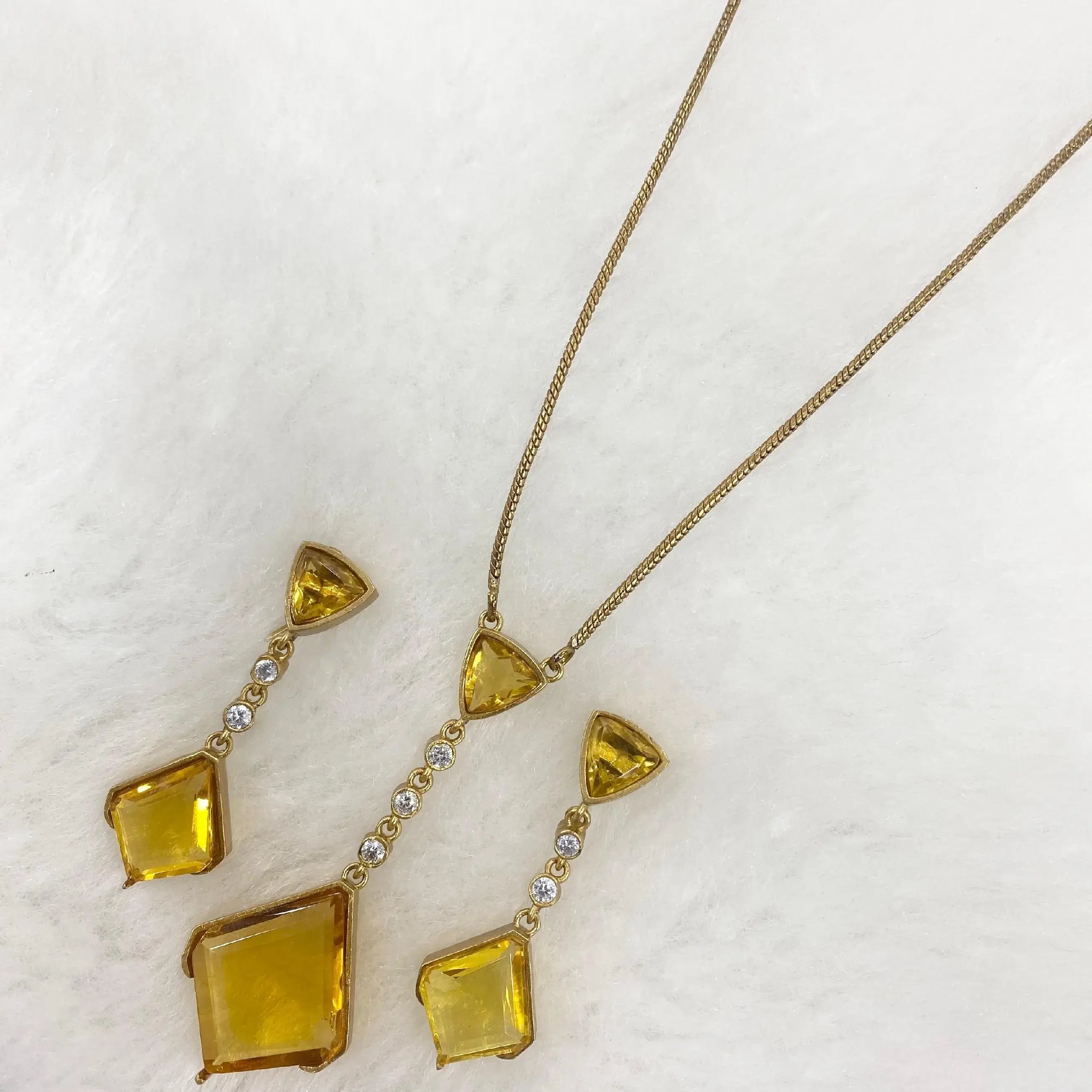 Shuraah Pendant Set - Golden Yellow