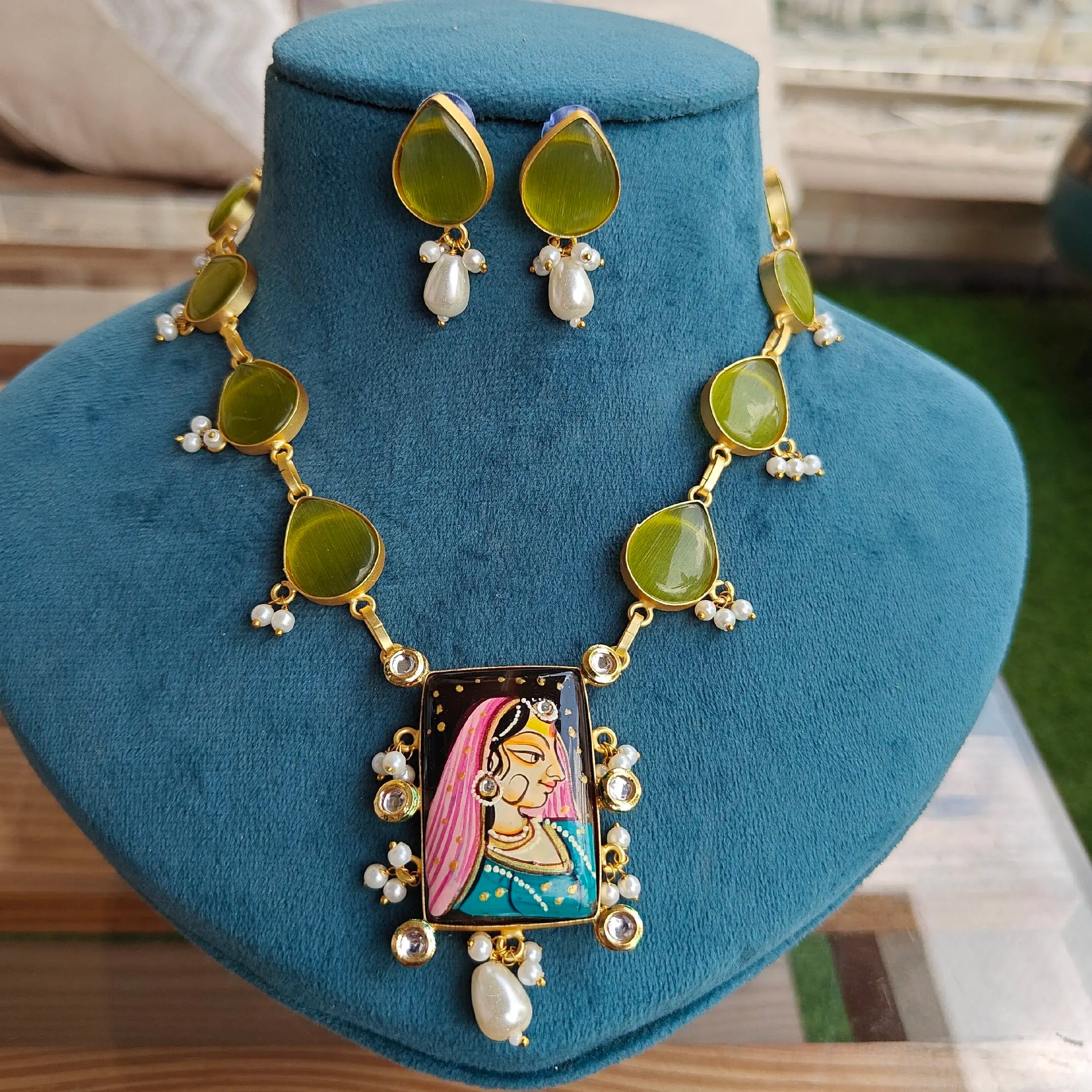 Radha Tanjore Monalisa Mogra Moti Necklace Set- Parrot Green