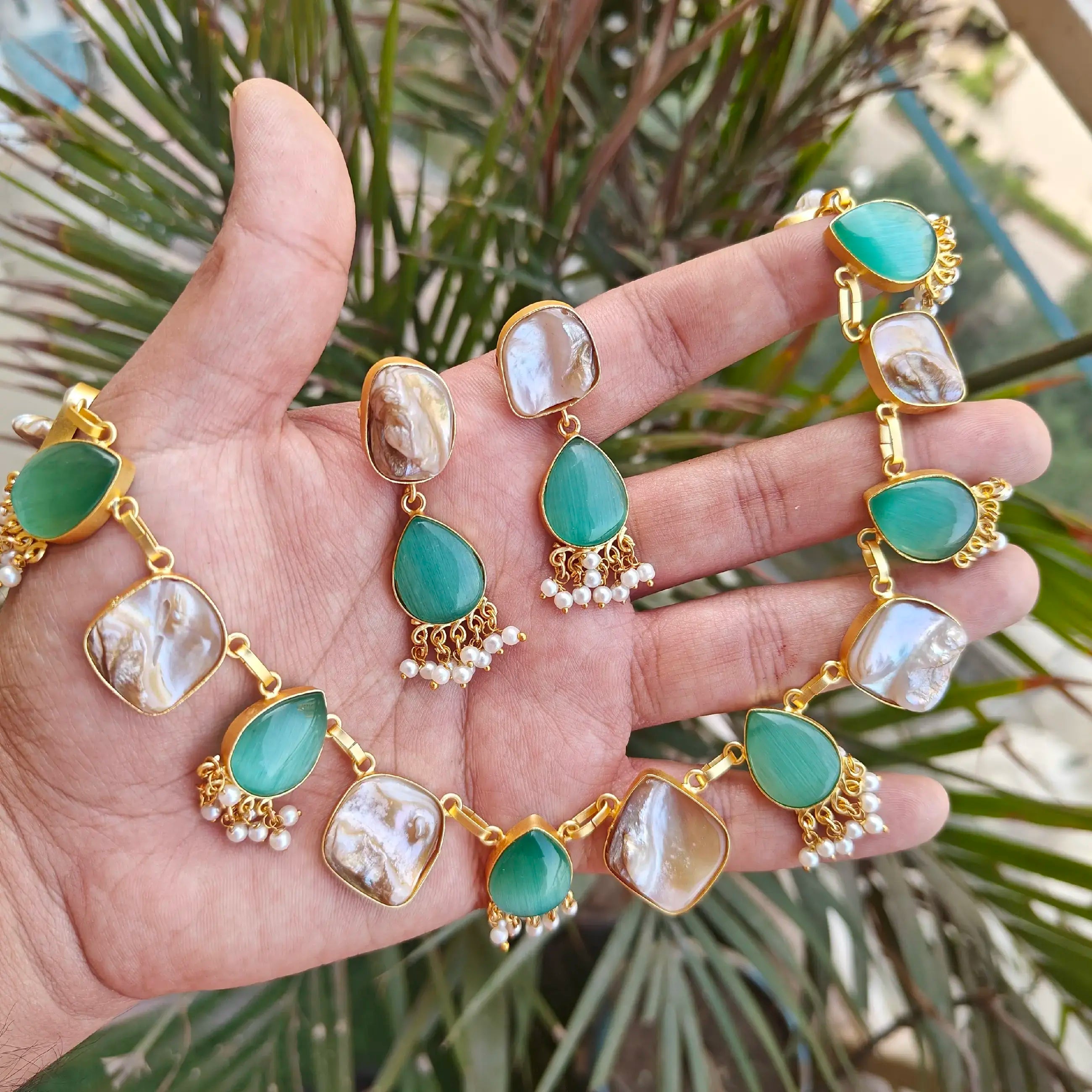 Raina Contemporary Monalisa And MOP Necklace Set- Mint