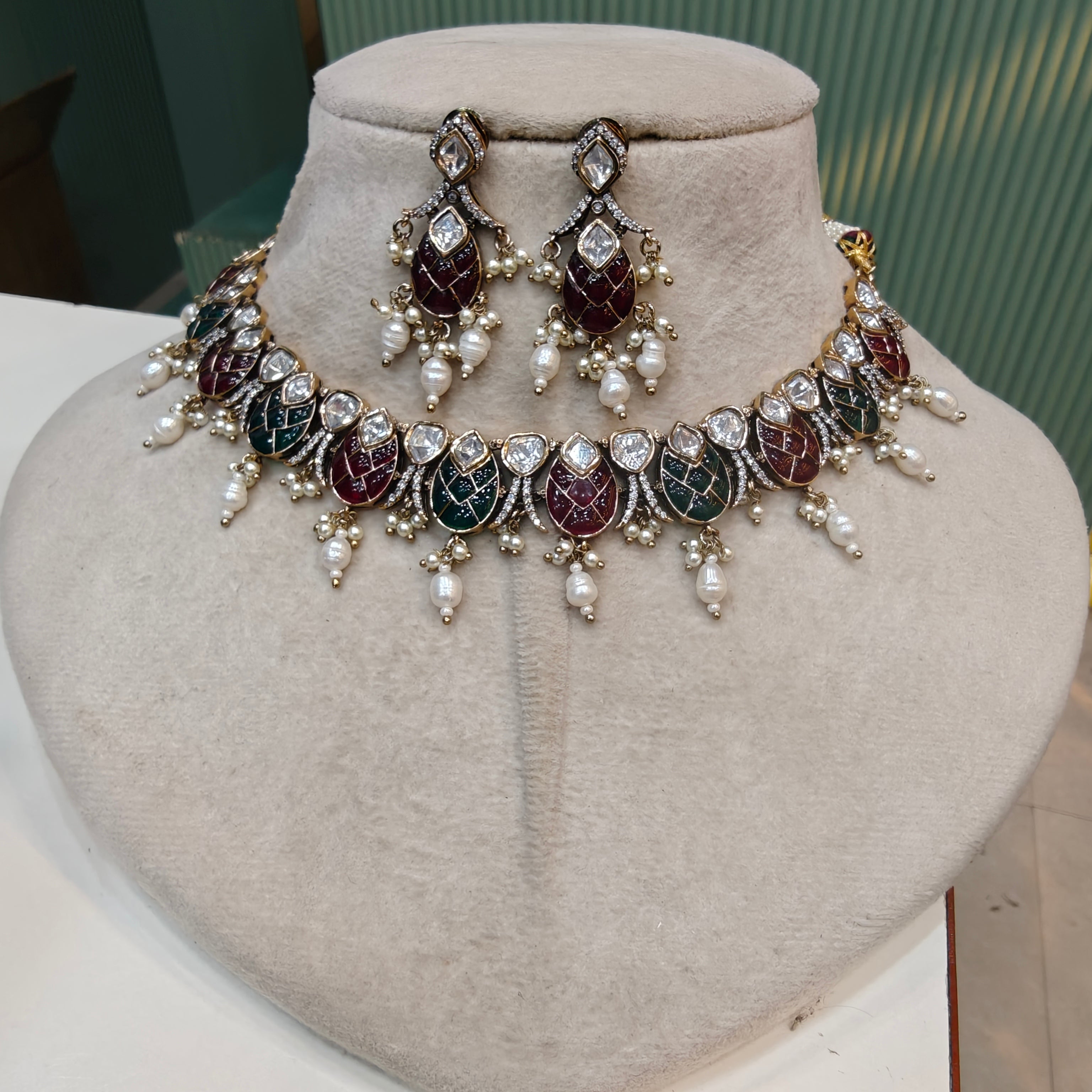 Avirya Epoxy Necklace Set- Green Ruby