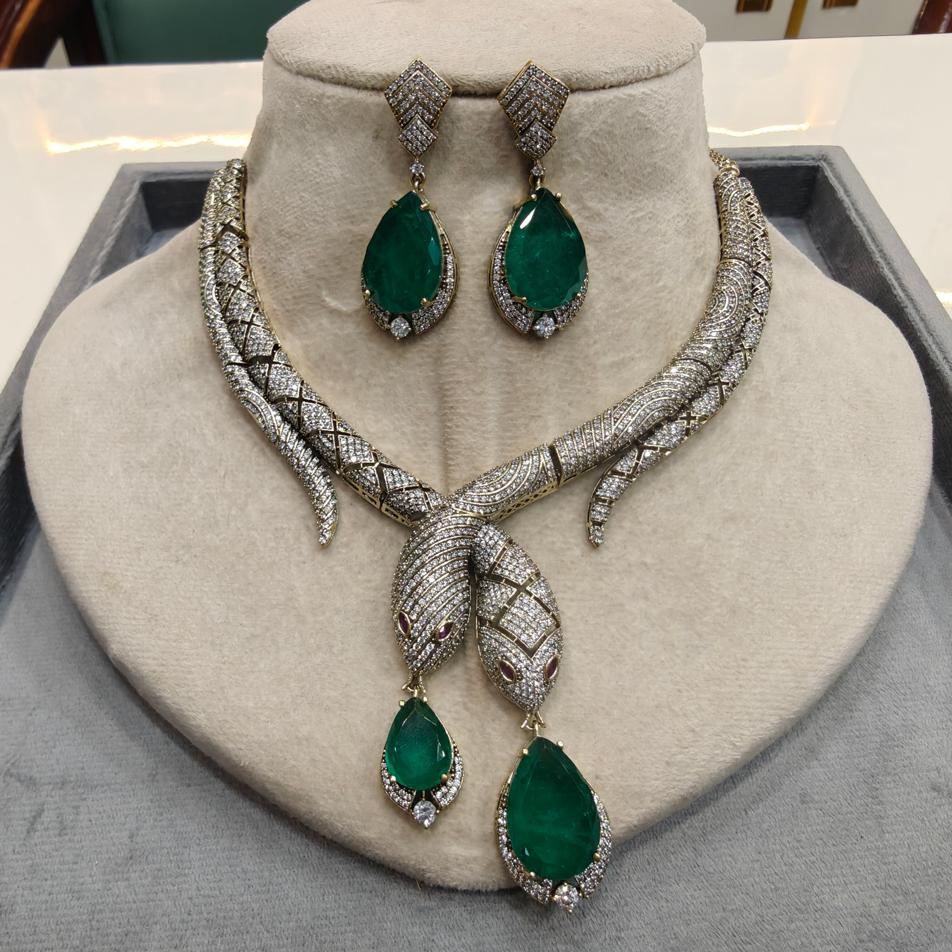 Serpent Hasli Style Celebrity Necklace Set- Emerald Green