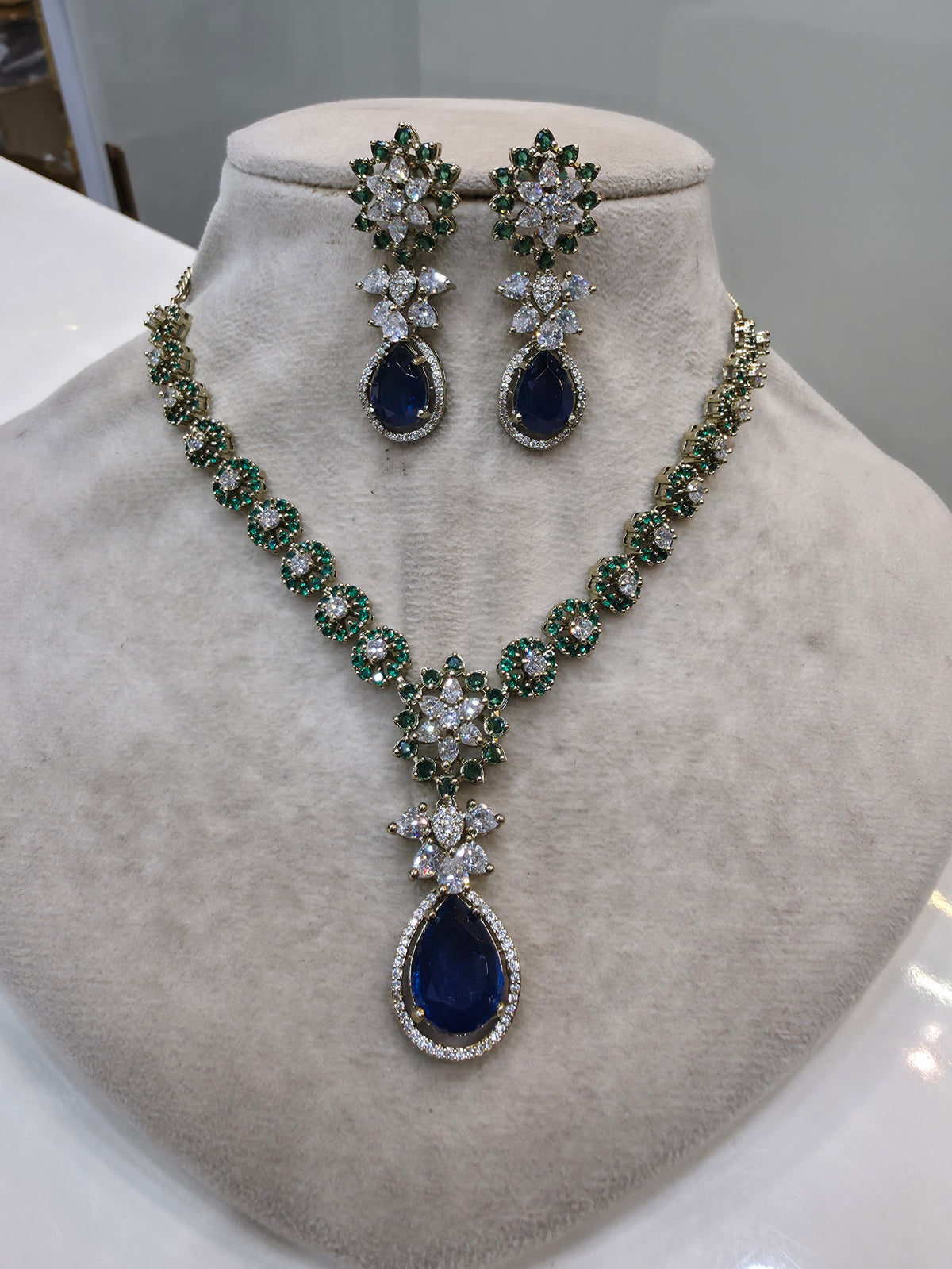 Athleen Doublet Necklace Set- Blue Green
