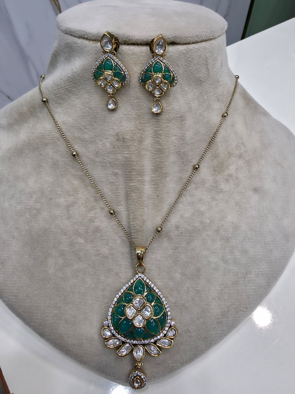 Aariz Epoxy Moissanite Polki Pendant Set- Rama Green