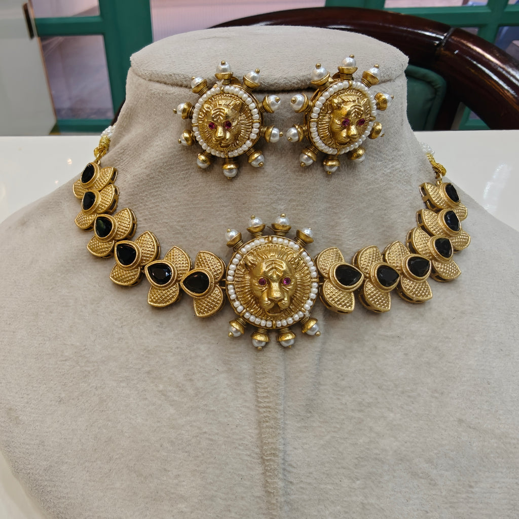 Bagh Sleek Choker Set- Black