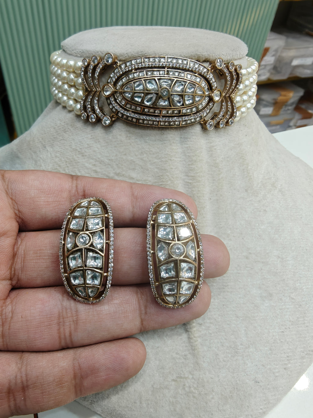 Mandalini Jadau Kundan Pearl Choker Set