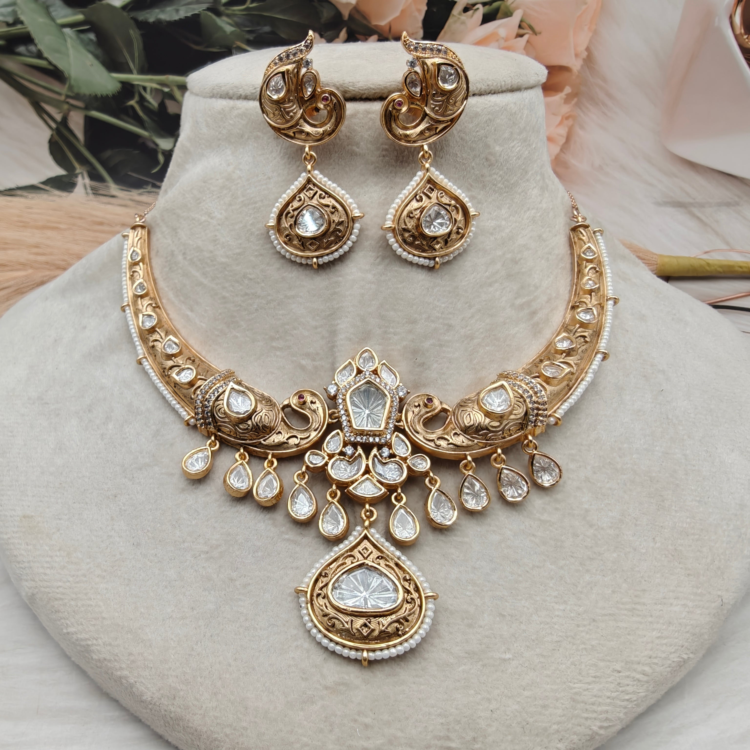Rajvanshi peacock Hasli Set - Gold