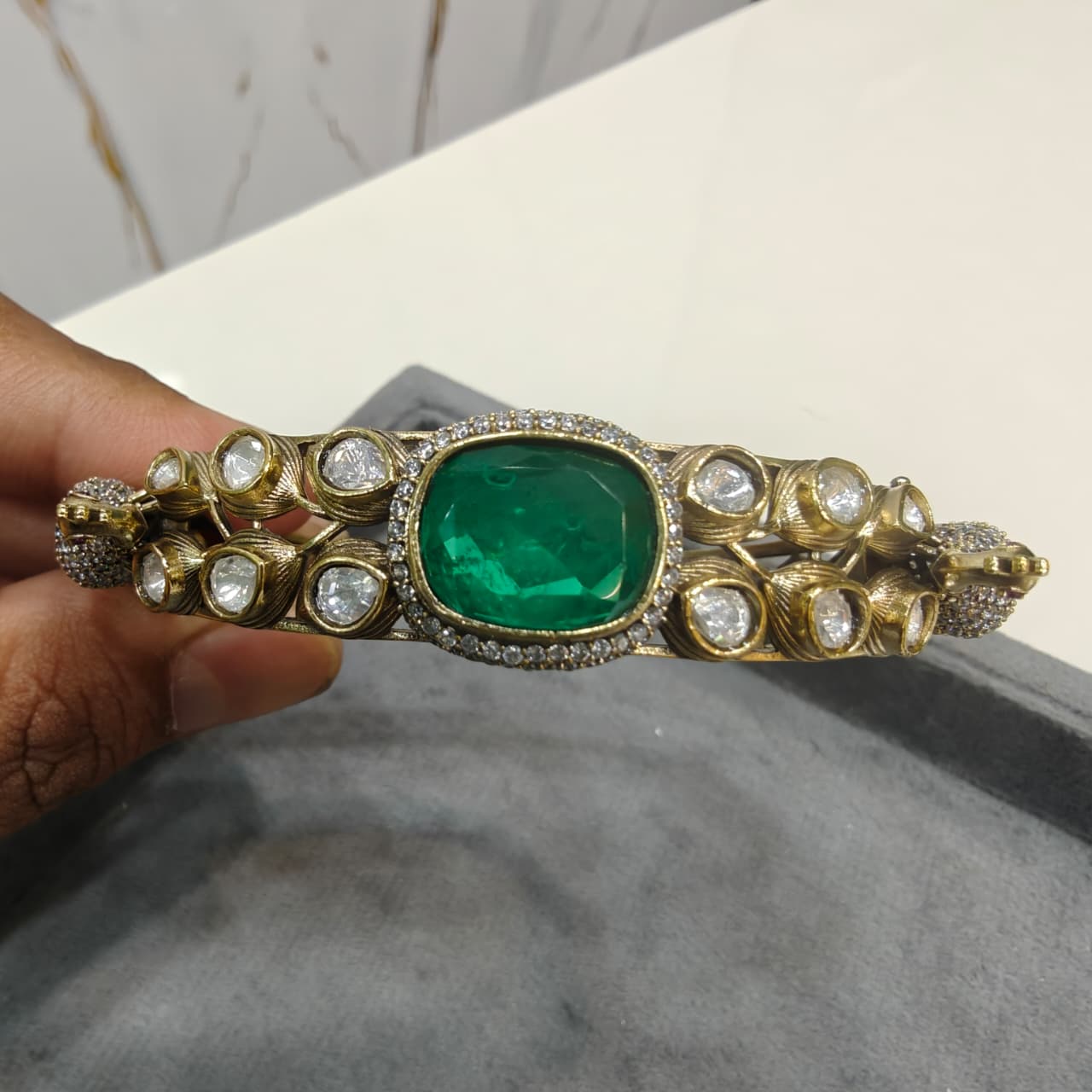 Kalapi Doublet Openable Bracelet- Emerald Green