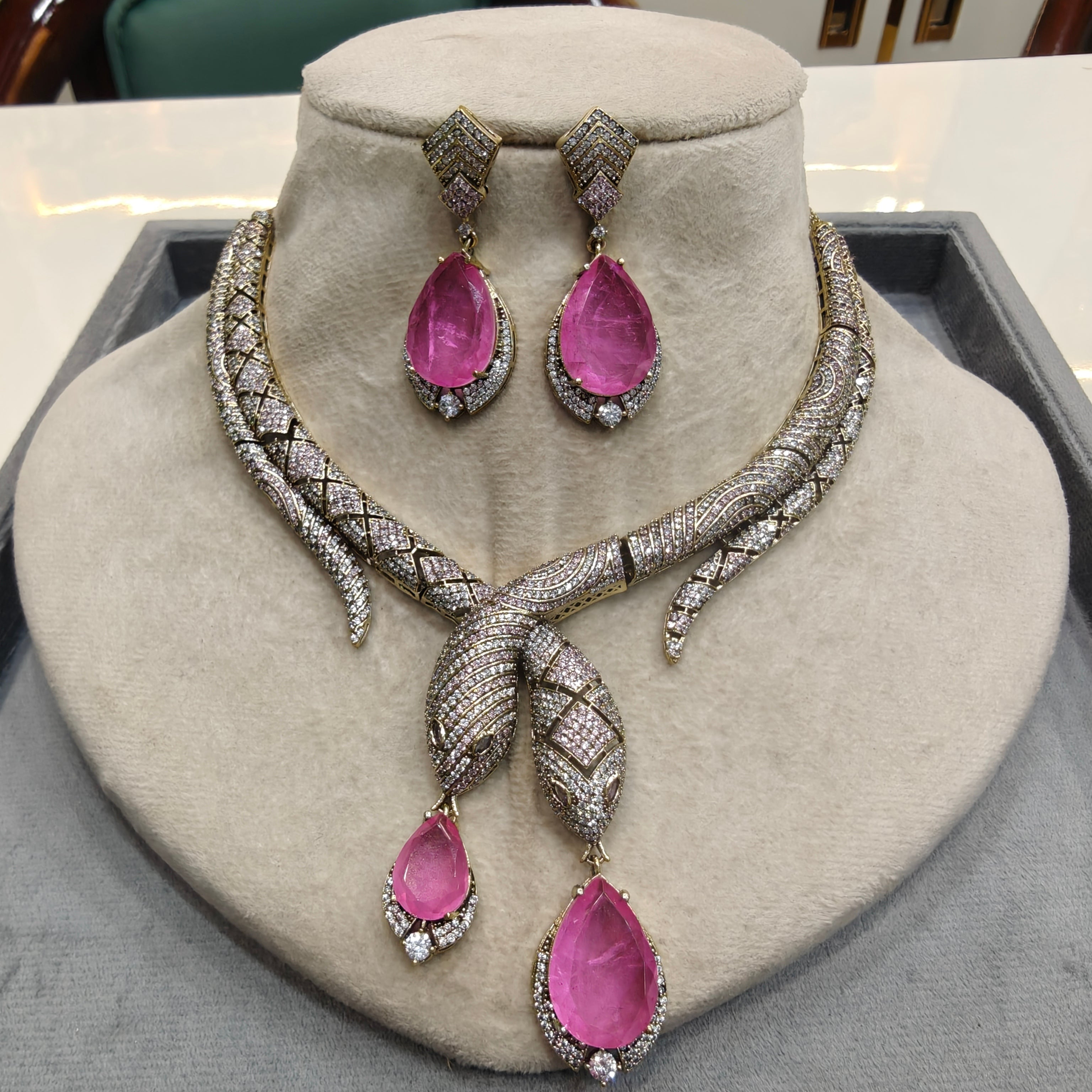 Serpent Hasli Style Celebrity Necklace Set- Pink