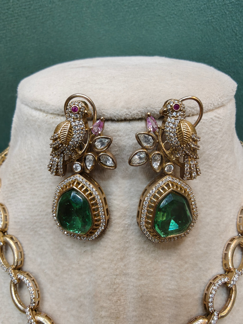 Vantara Bird Doublet Pendant Style Necklace Set- Mint