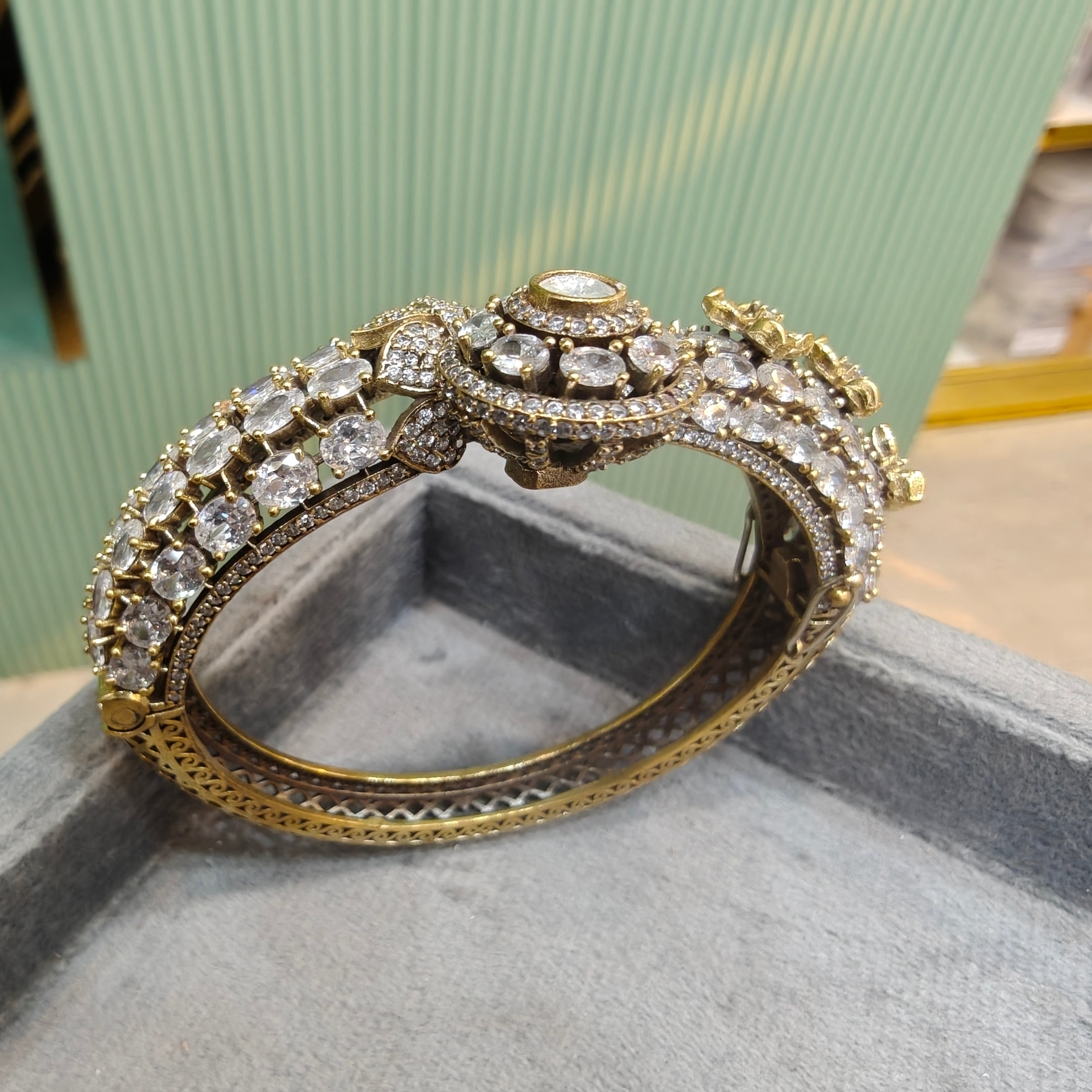 Rajvanshi Openable Bracelet Kada-White