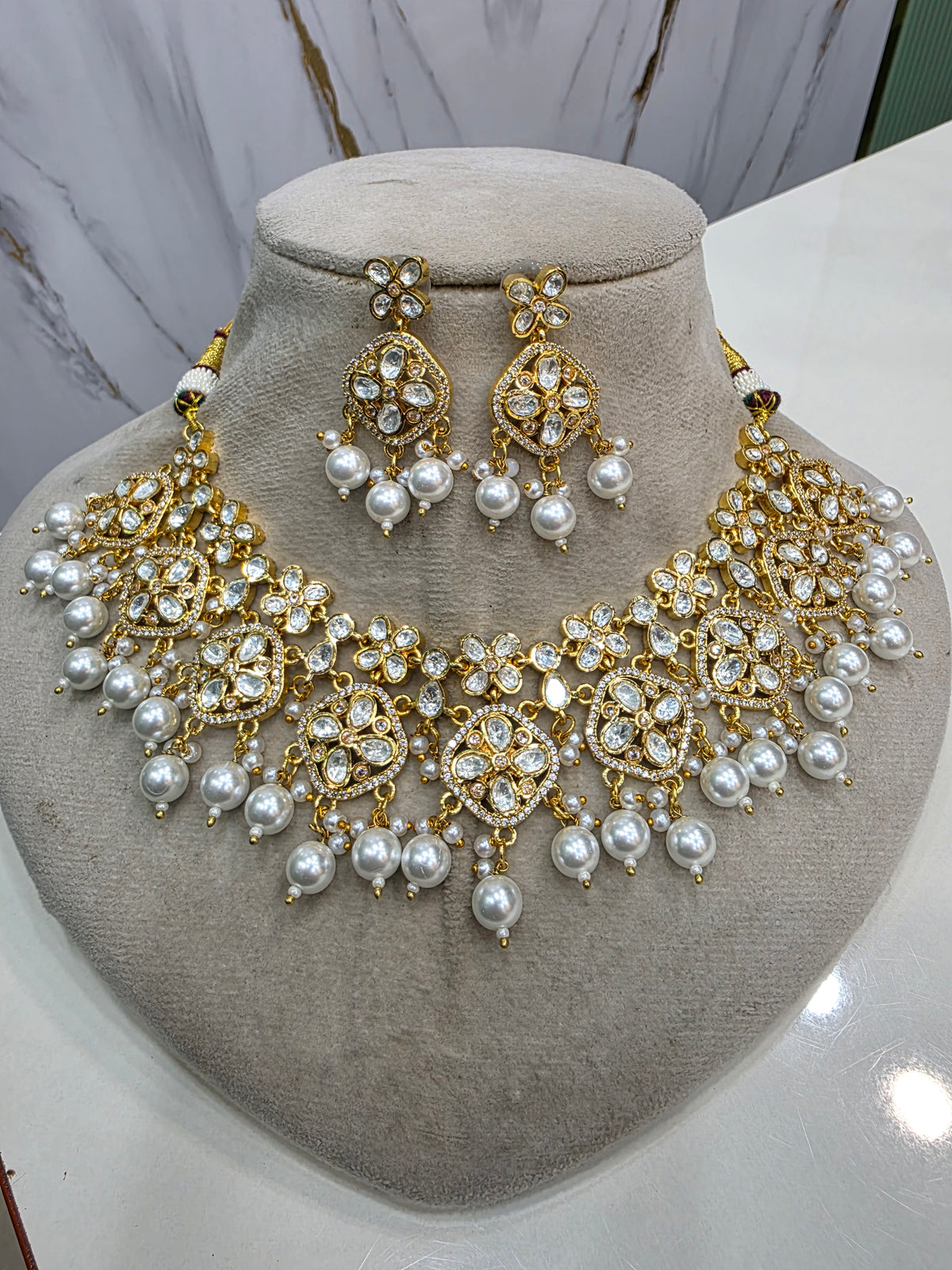 Avida Moissanite Kundan Heritage Necklace Set- White