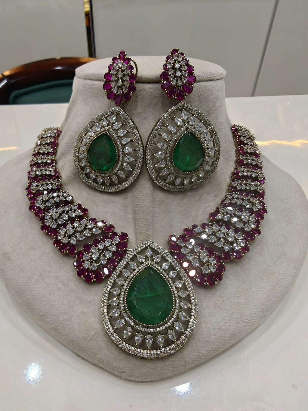 Zarqash Royale Doublet Necklace Set- Ruby and Green