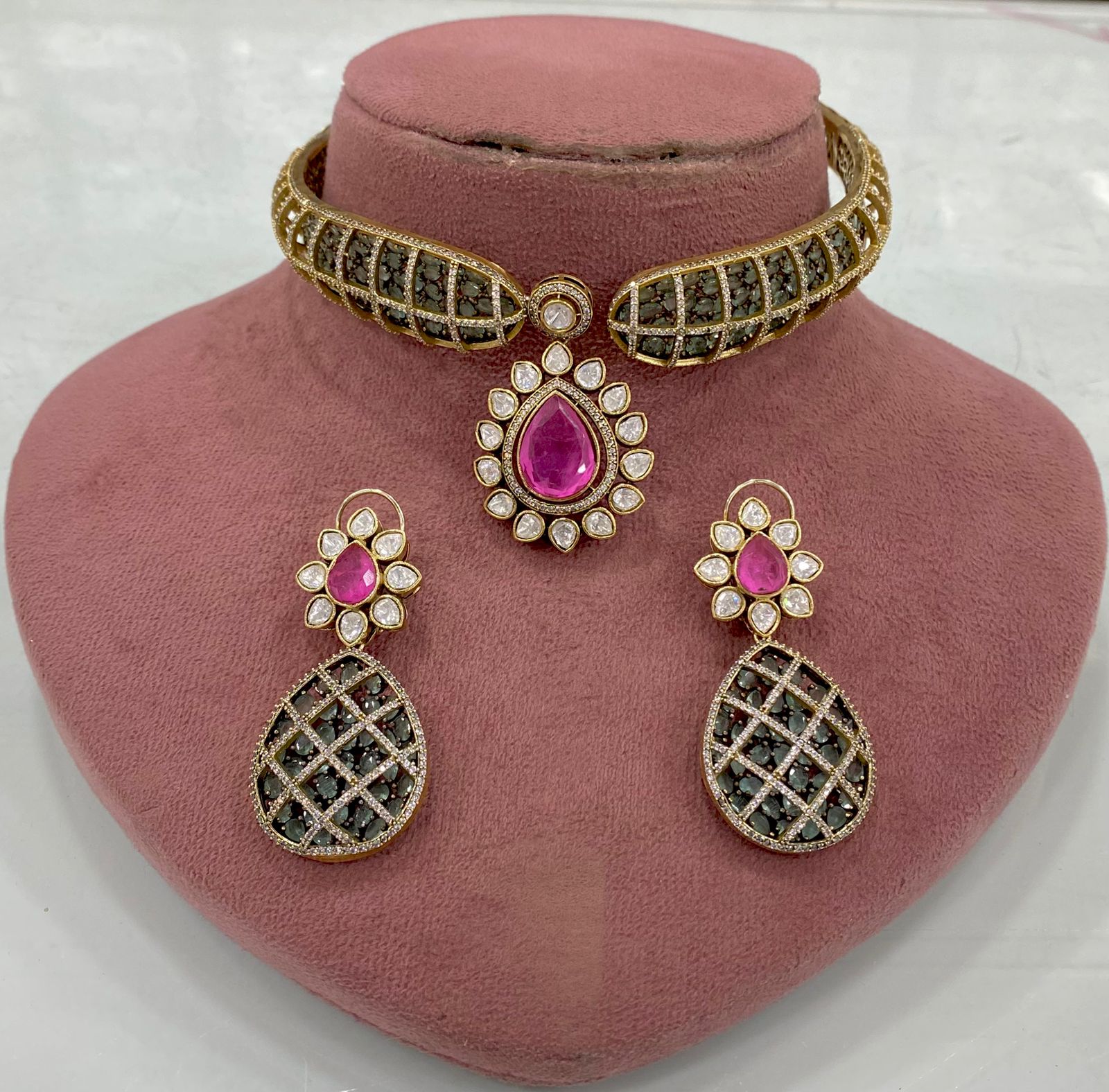 Amisha Victorian Doublet Jasli Set- Mint Pink