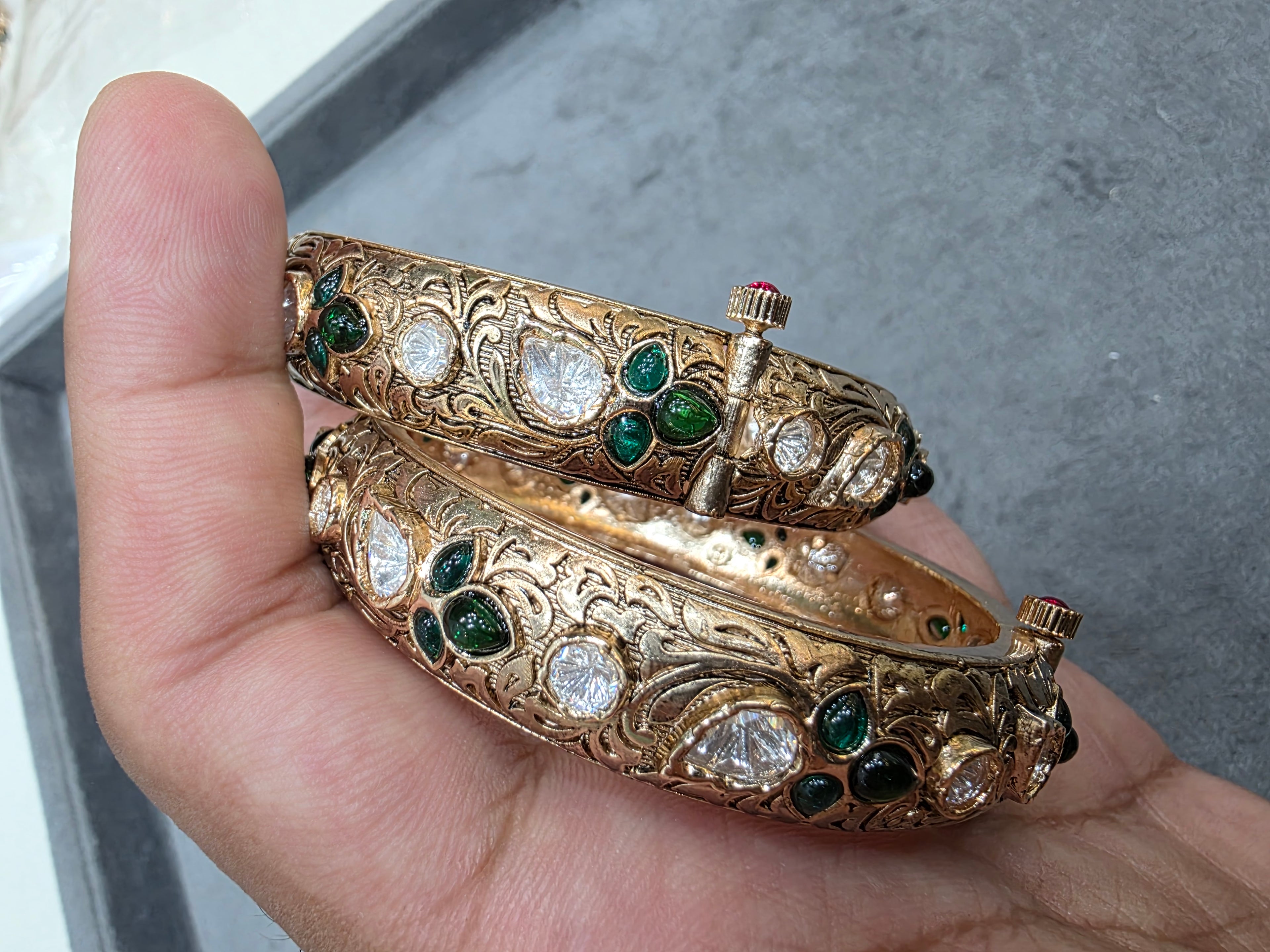 Priha Openable Sunheri Kundan Bangles- Green
