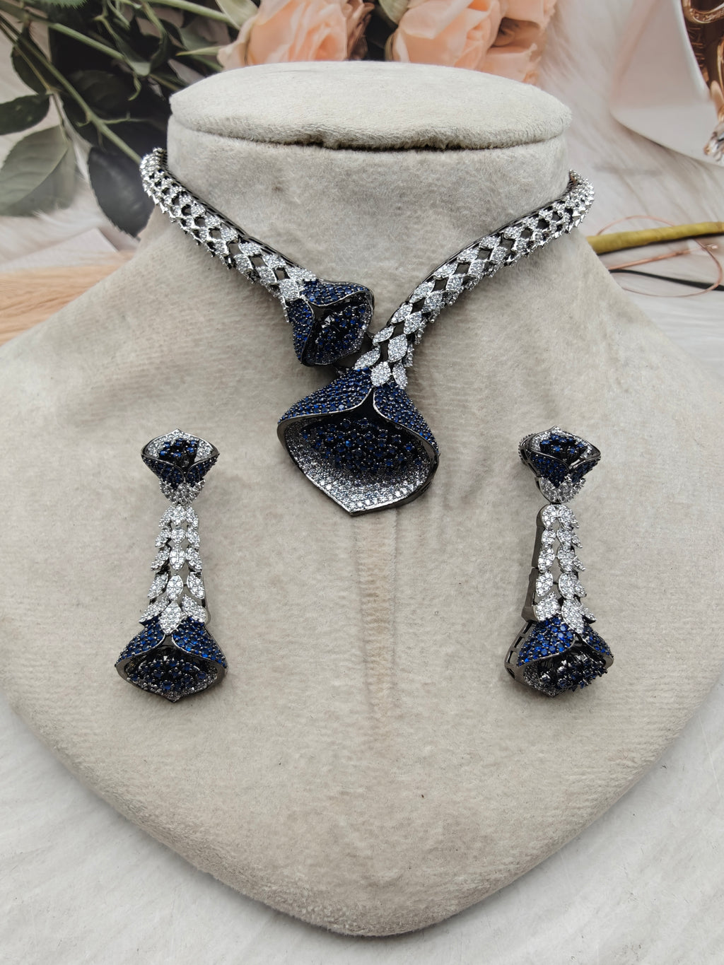 Marina Invisible Setting AD Celebrity Inspired Statment Hasli Set- Blue