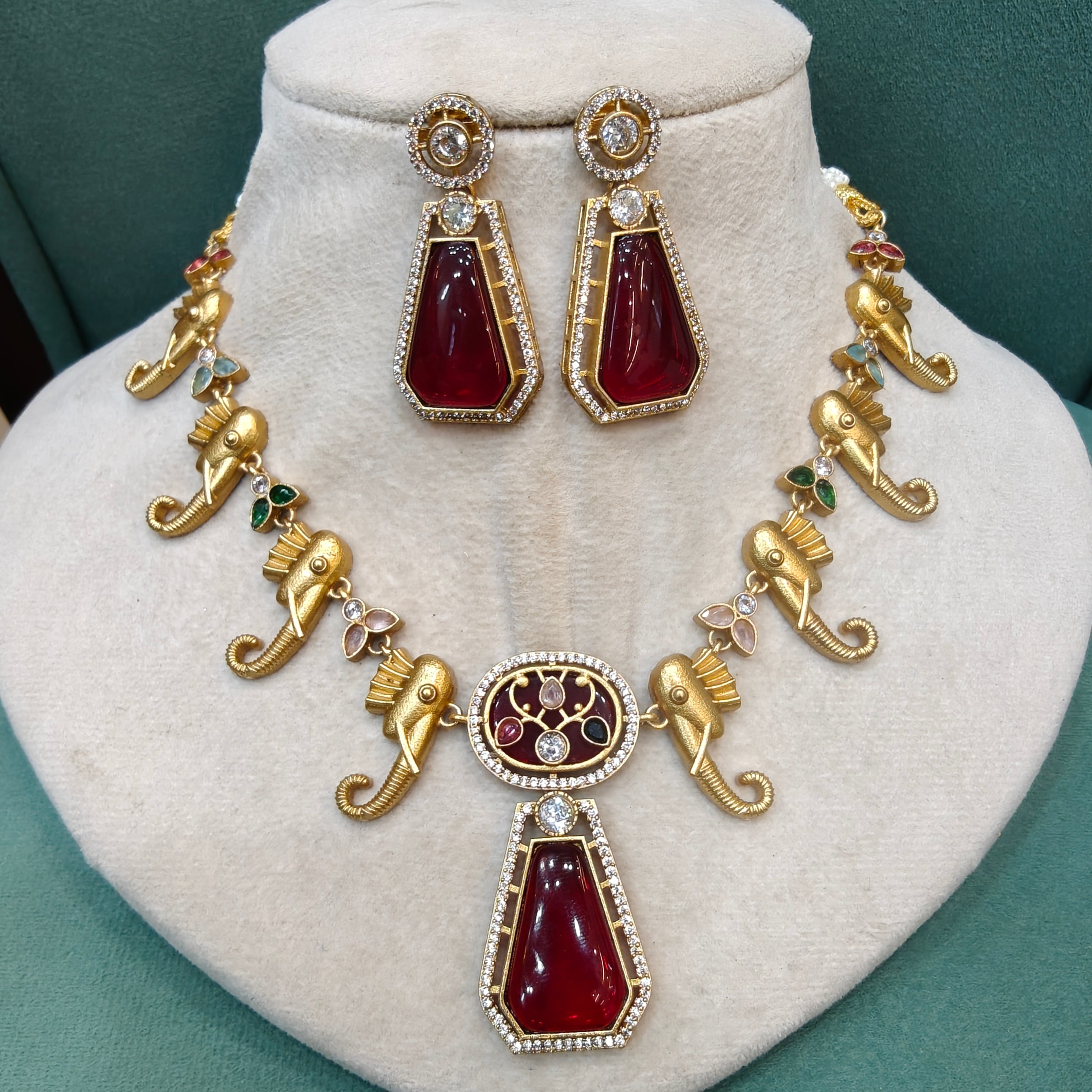 Gajraj Holdali Necklace Set- Multi