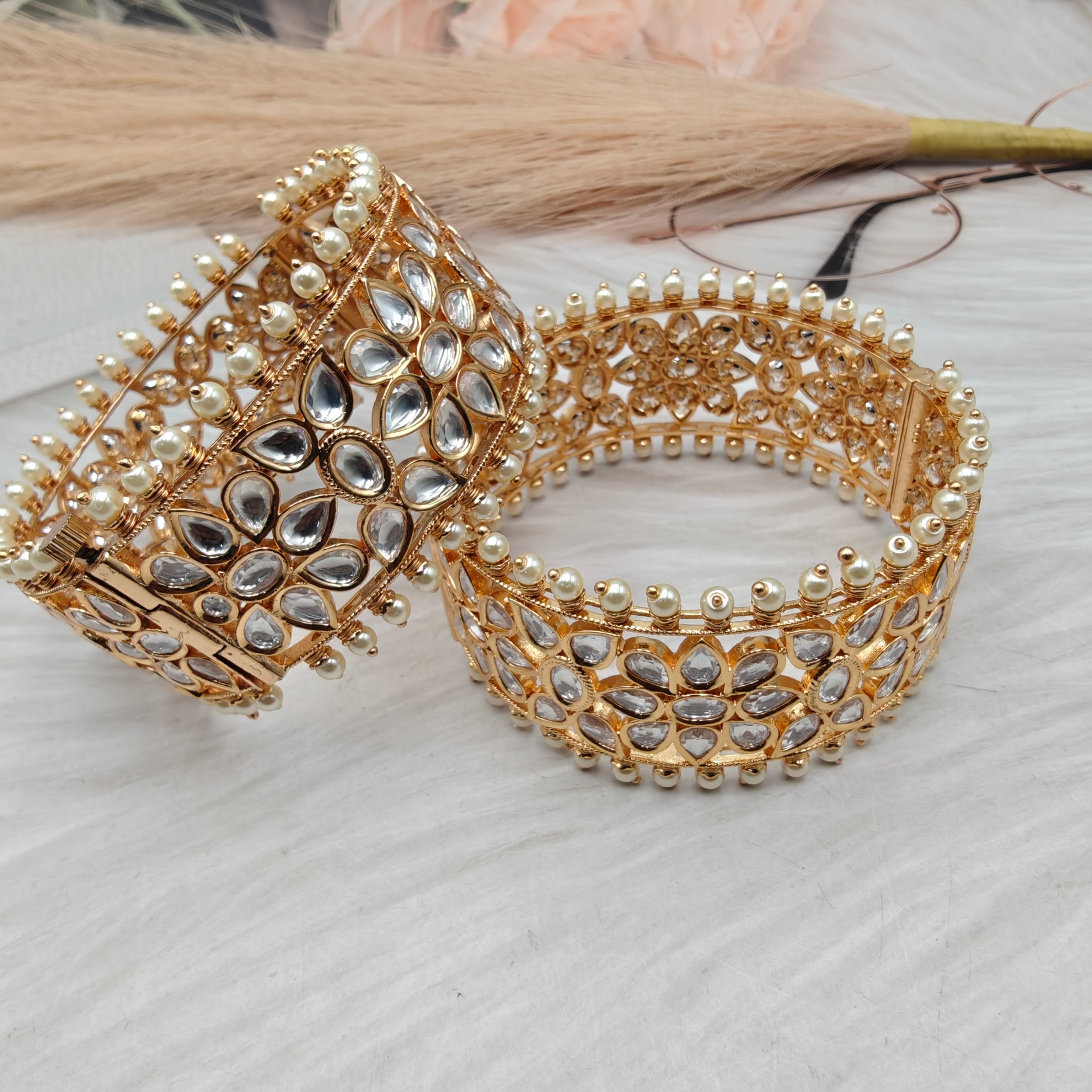 Jaya Jadtar Kundan Broad Bangles