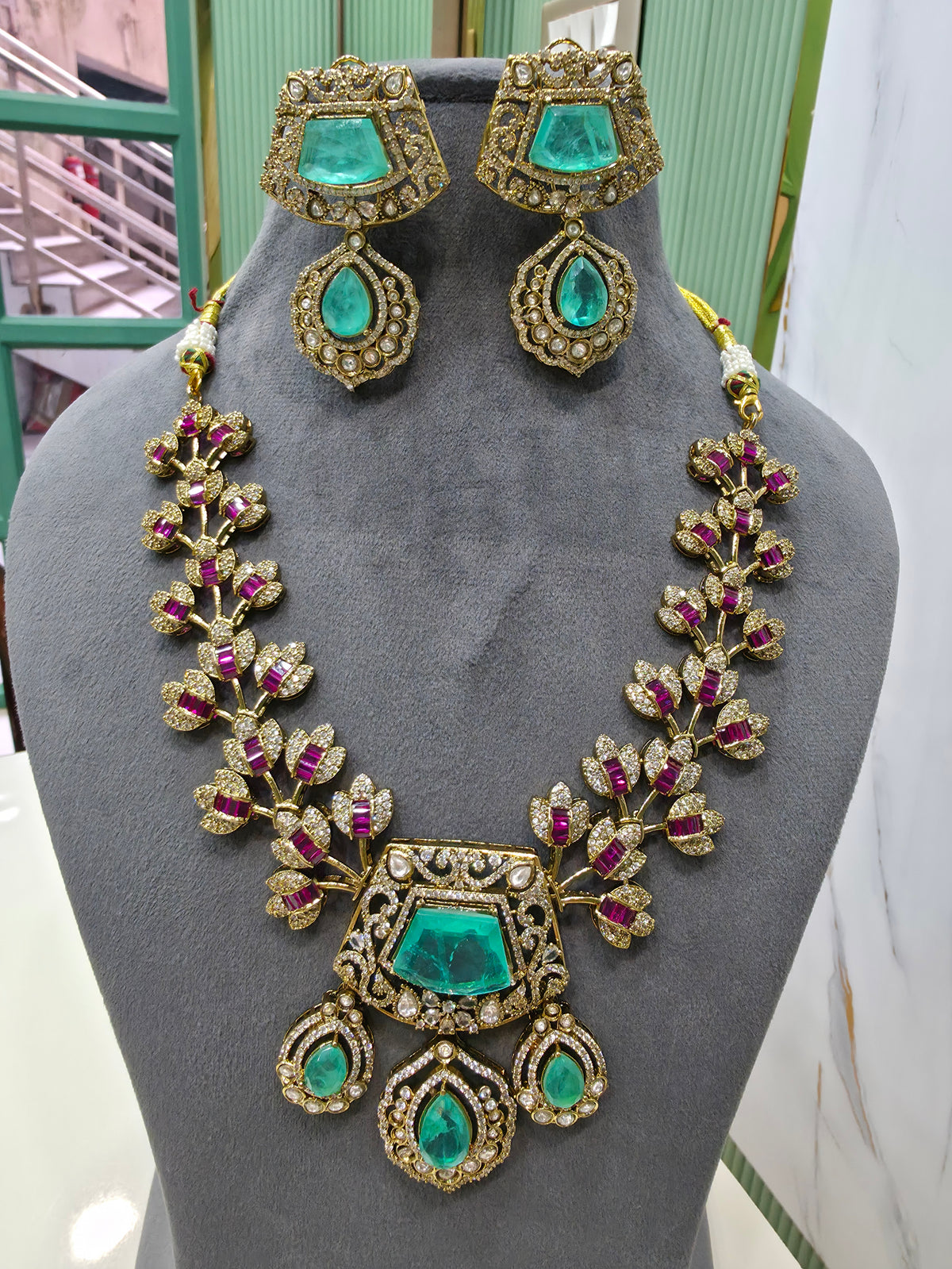 Ruchira Doublet Statement Necklace Set- Mint Ruby