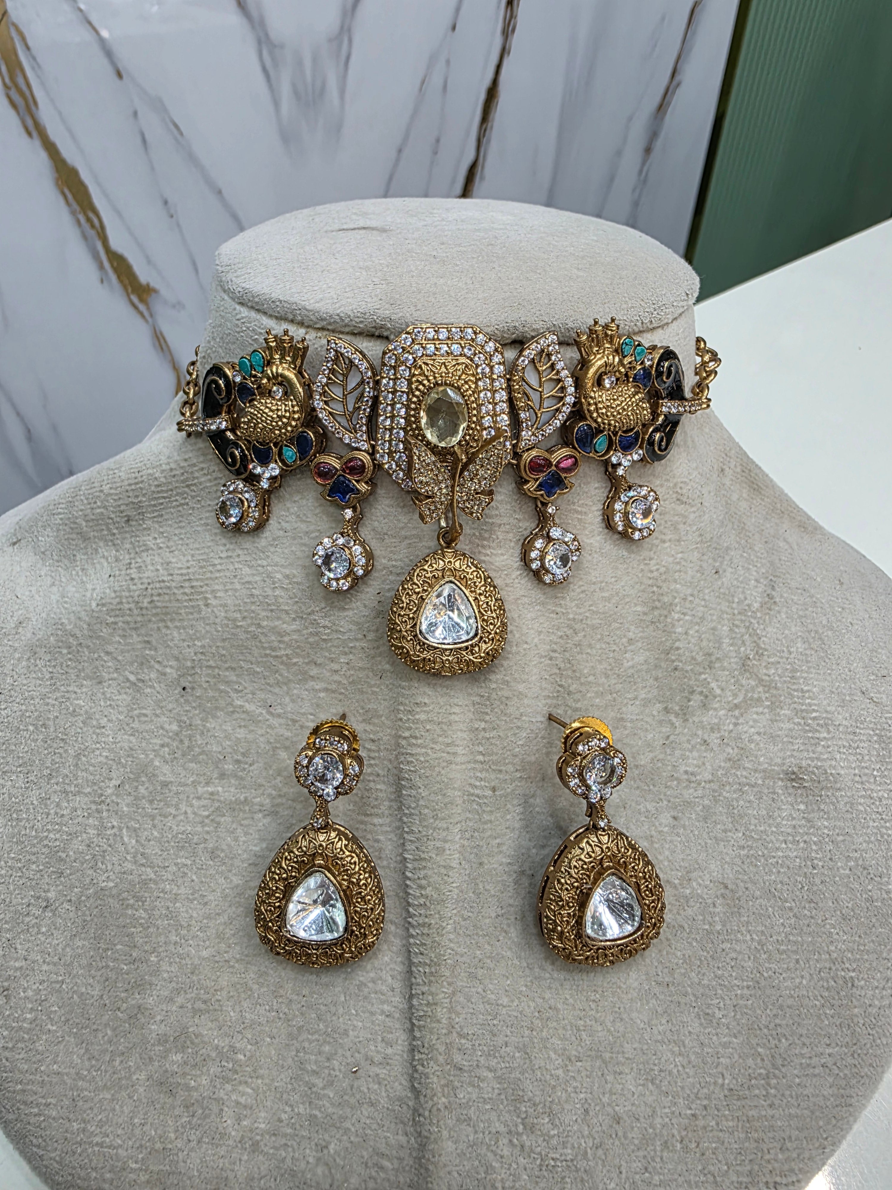 Arika Sleek Fusion Choker Set