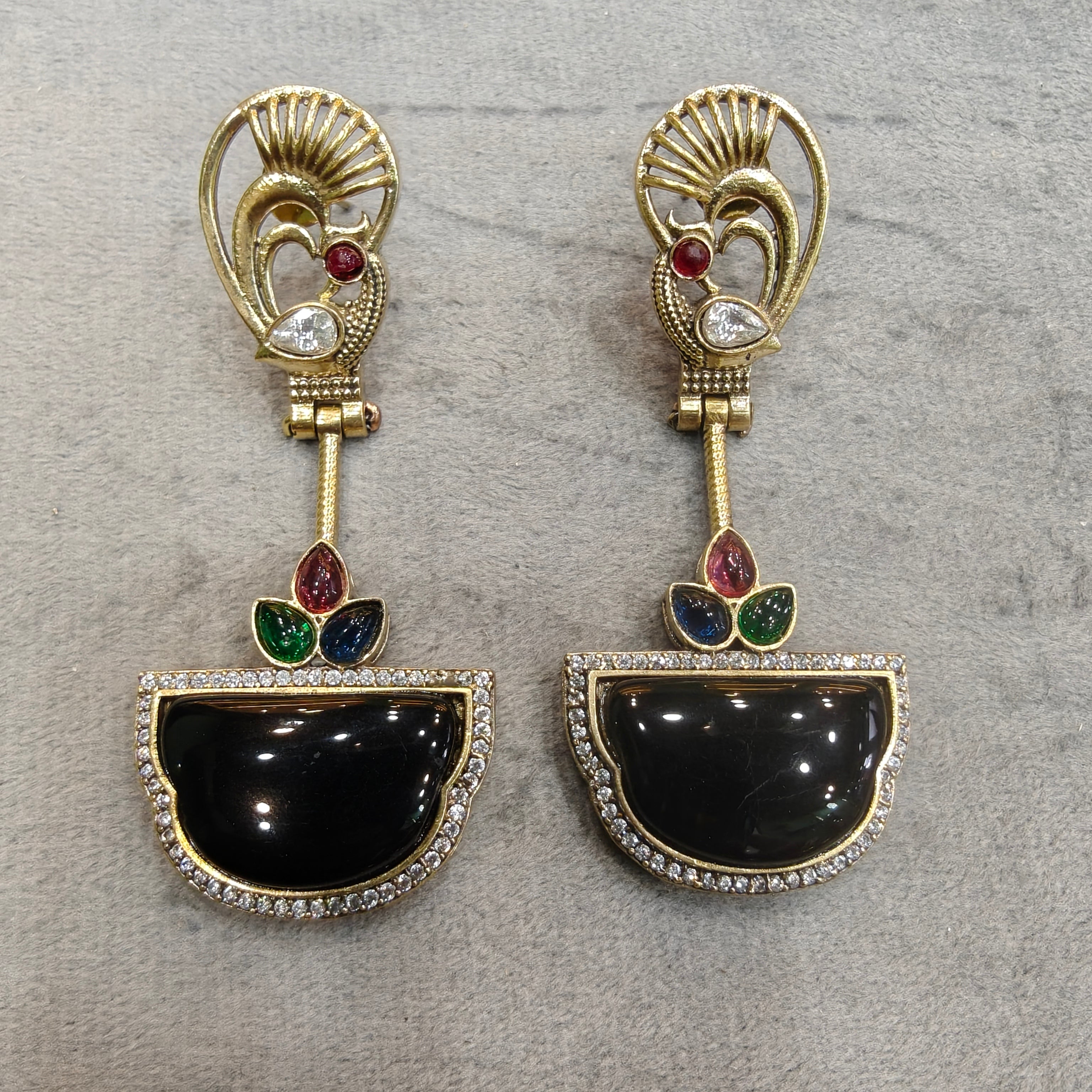 Roma Monalisa Dangler Earrings- Black