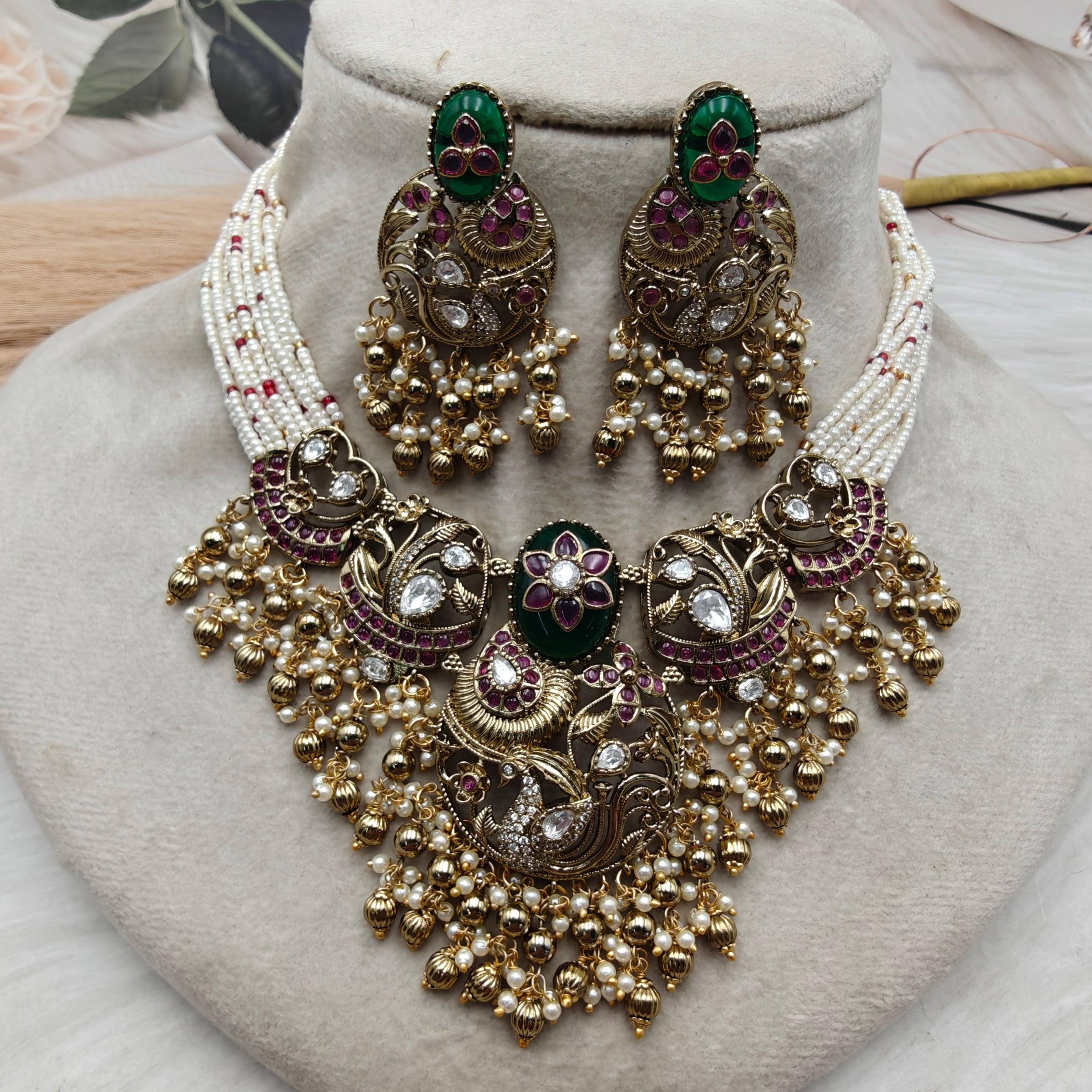 Kishi Swan In Lay Heritage Necklace Set- Green Quartz