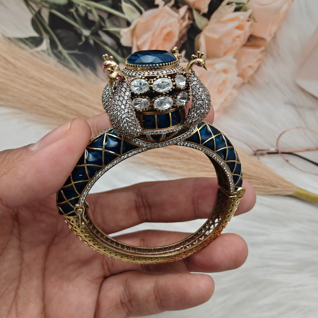 Victoria Mayura Openable Bracelet - Blue