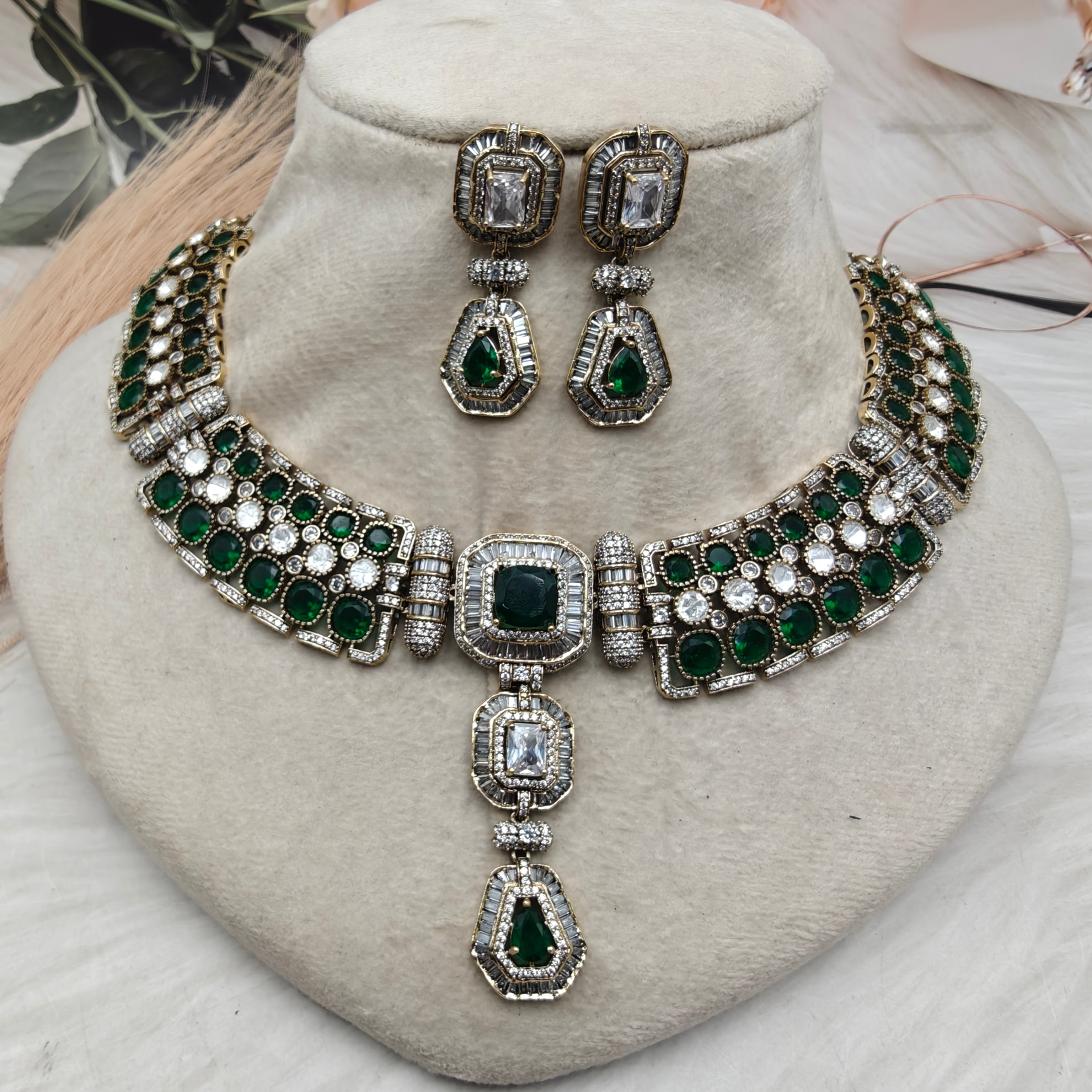Sabyasachi Inspired Vihanna Necklace Set- Green