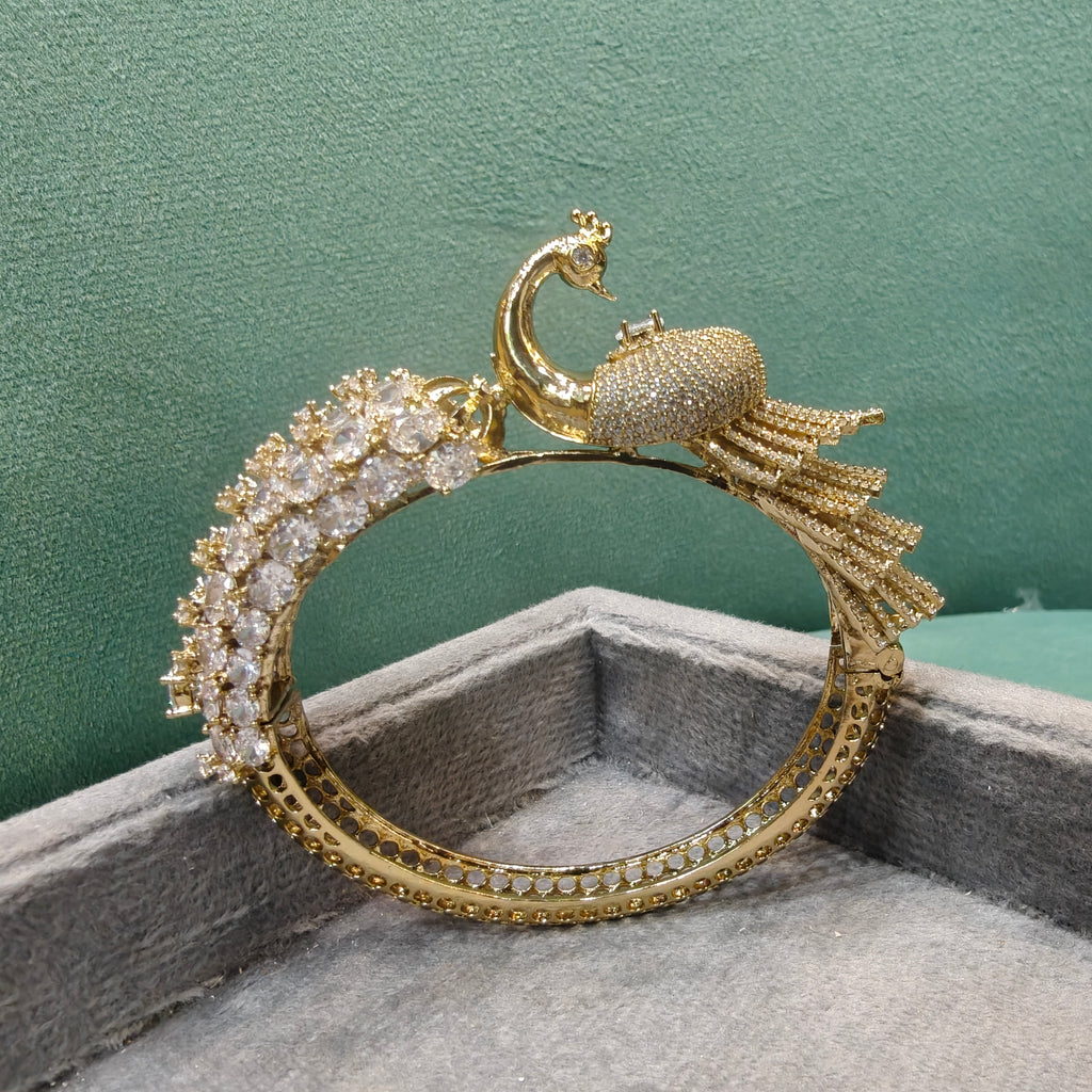 Mayura 3D Layer Openable Bracelet- White