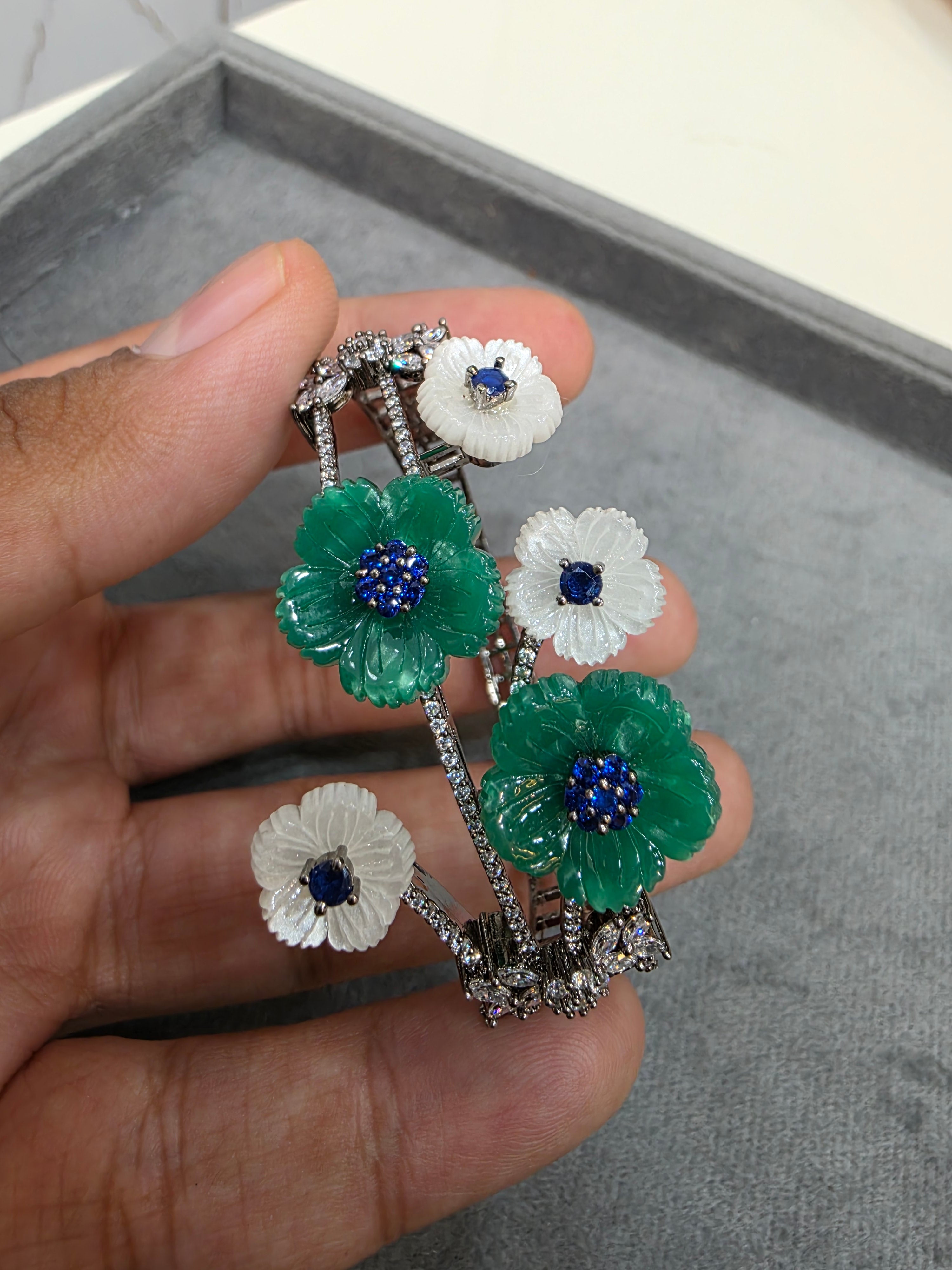 Floria carving stone openable bracelet- Green white
