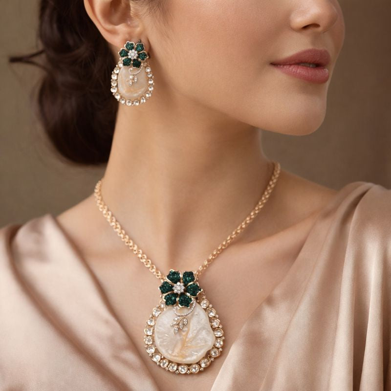 Mother of Pearl Nidah Pendant Set- Green n Clear White