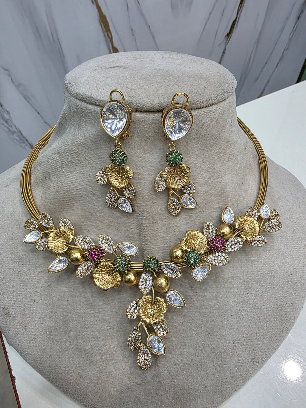 Anjuna Handcrafted Moissanite Hasli Set- Green Ruby
