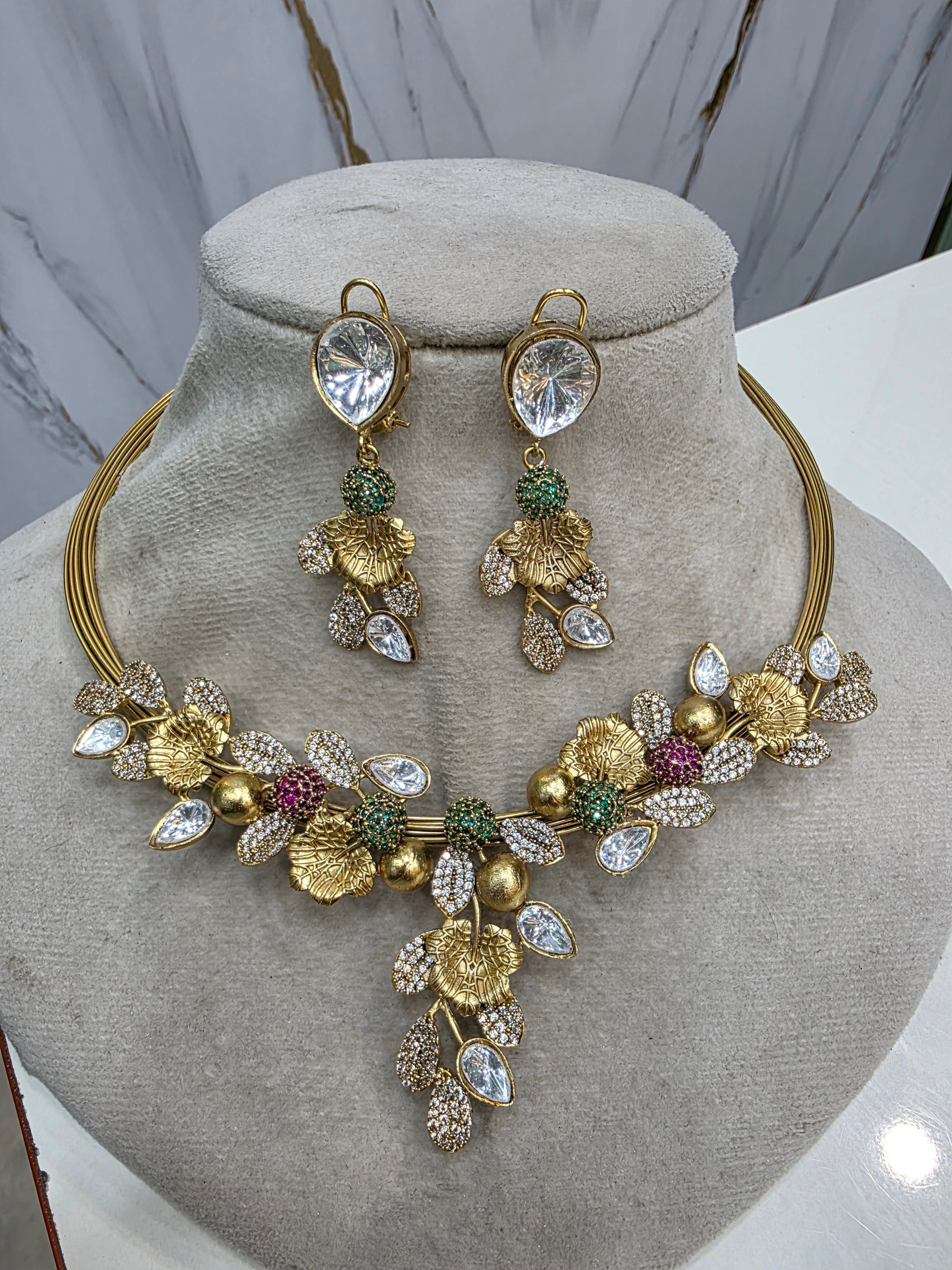 Anjuna Handcrafted Moissanite Hasli Set- Green Ruby