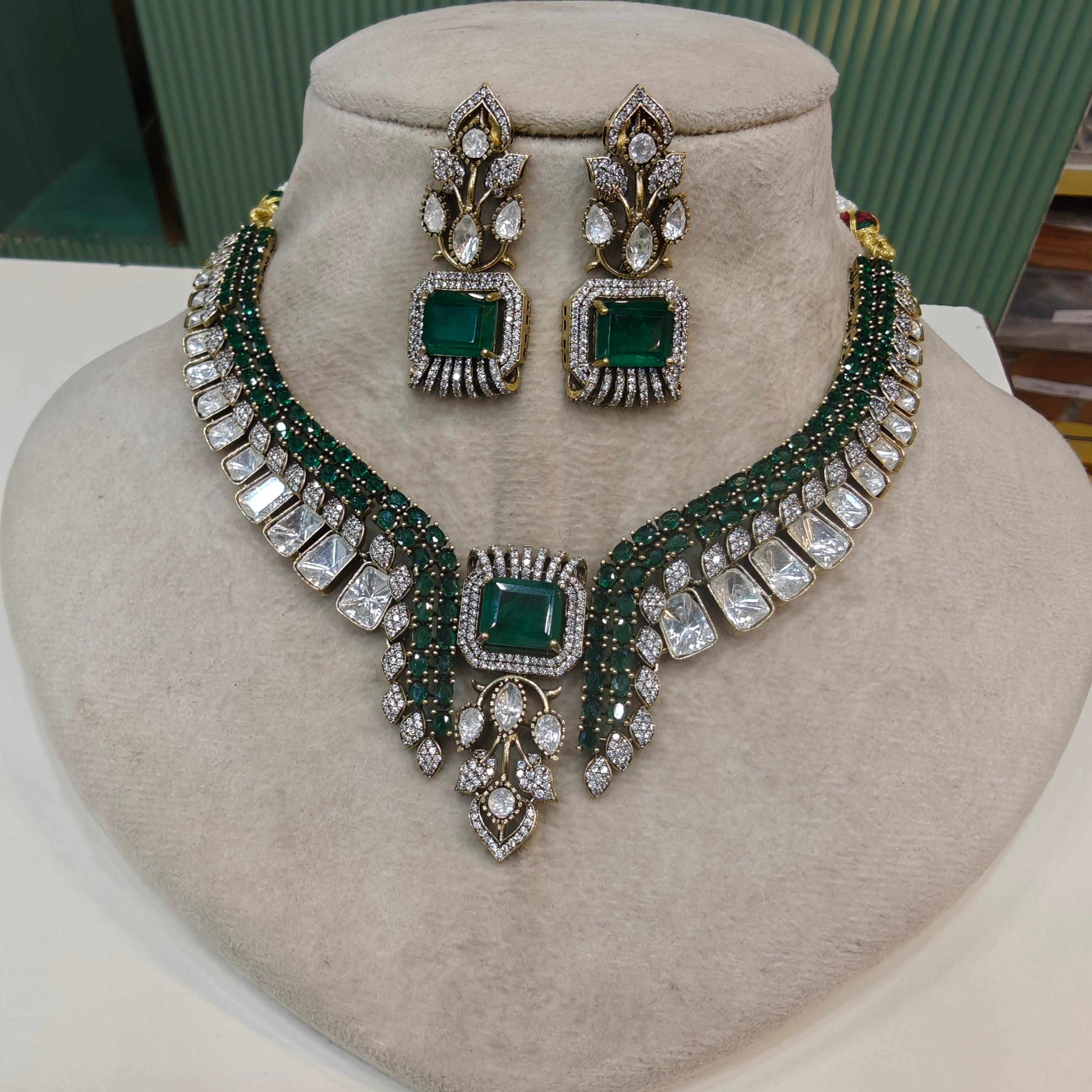 Silky Doublet and Uncut Polki Necklace Set- Green