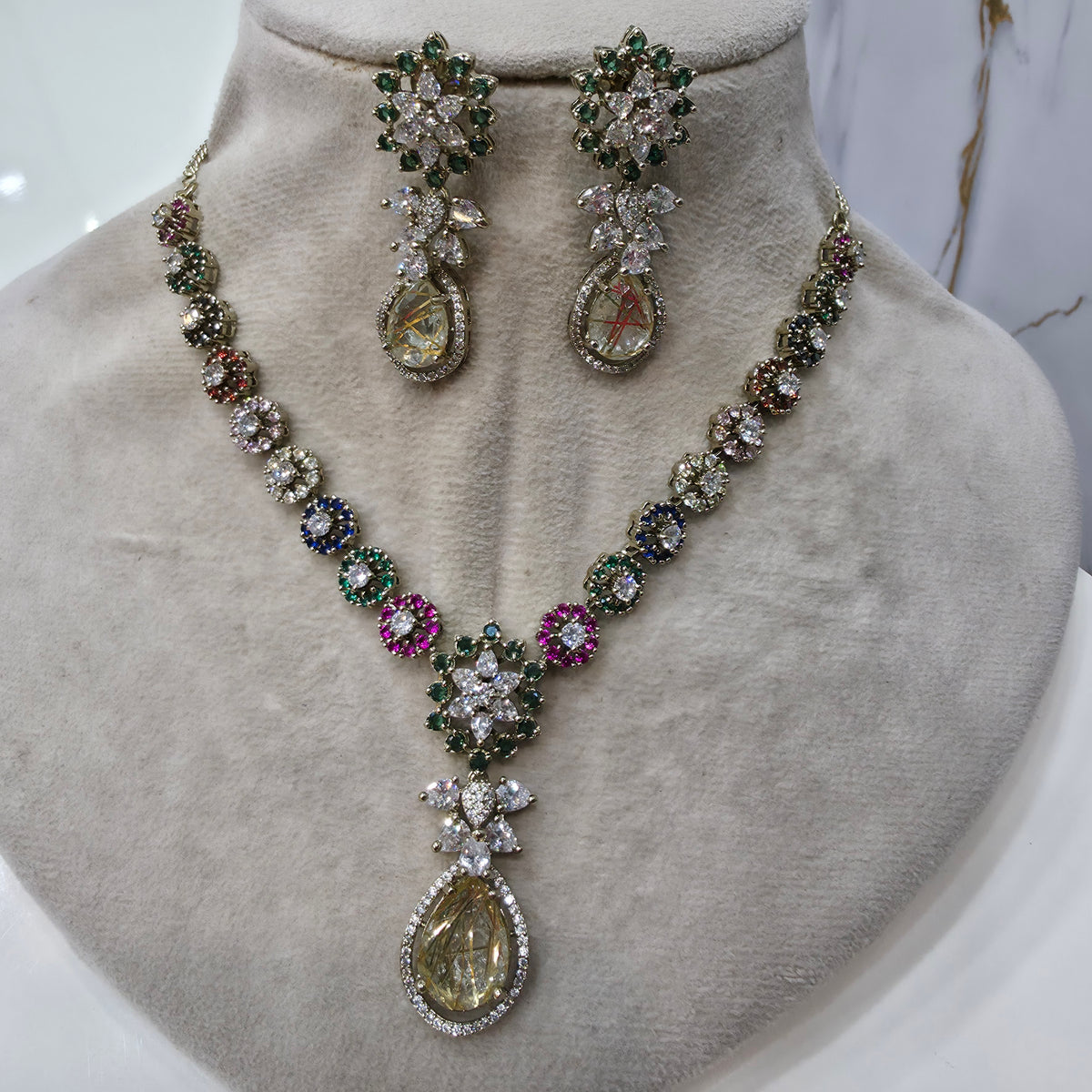 Athleen Doublet Necklace Set- Rutilated Gold Multi