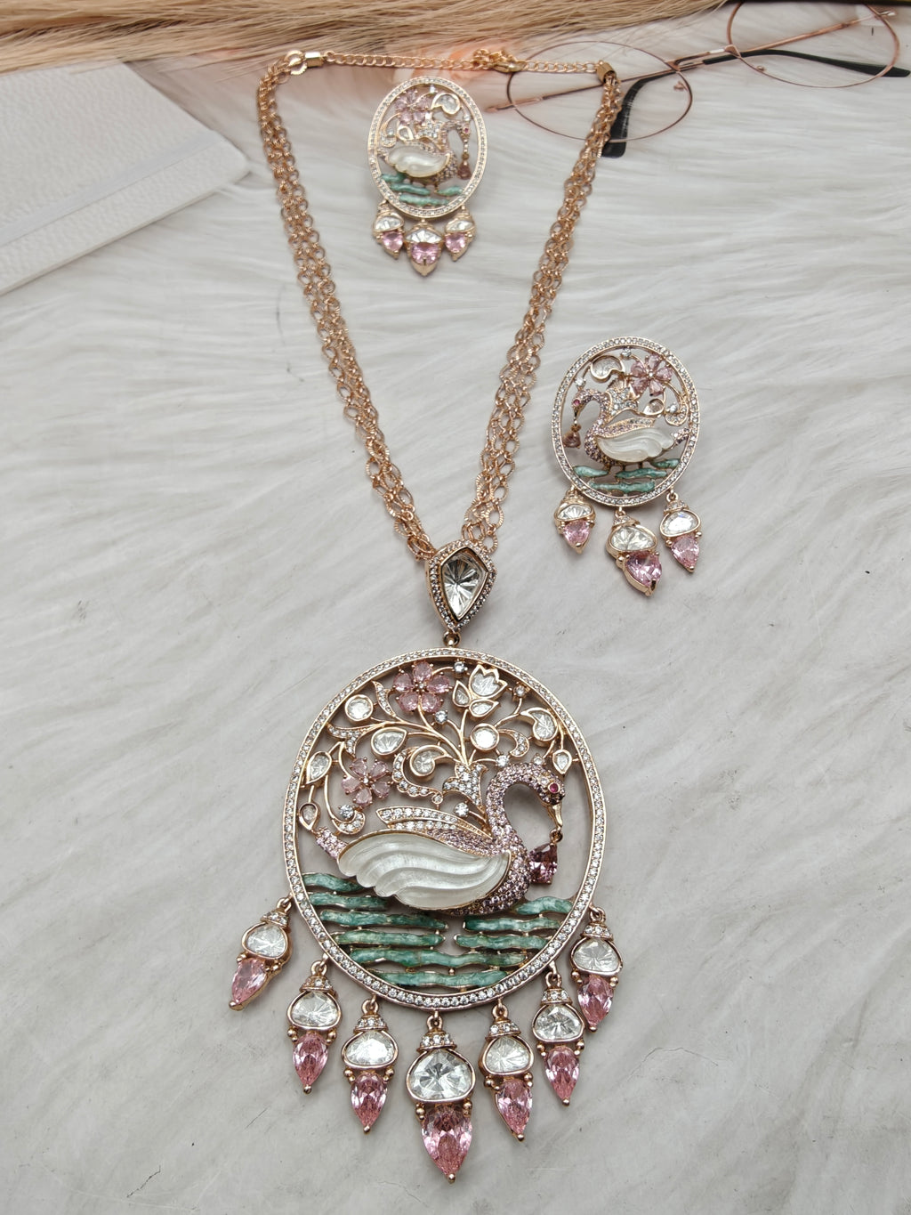 Luxe Mother of Pearl Swan Pendant Necklace Set