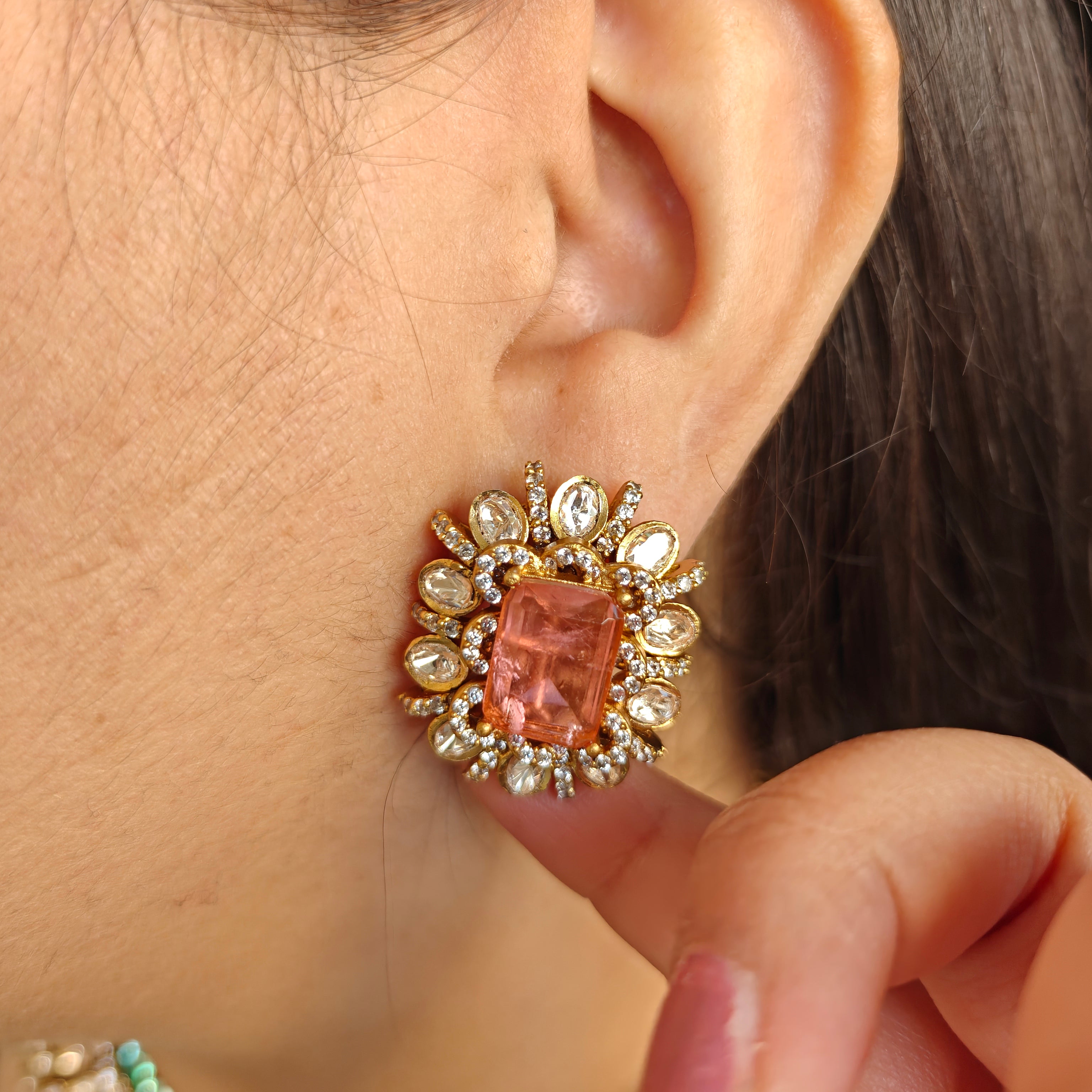 Vighnaharta Luxe Moissanite Necklace Set- Aqua Green n Peach