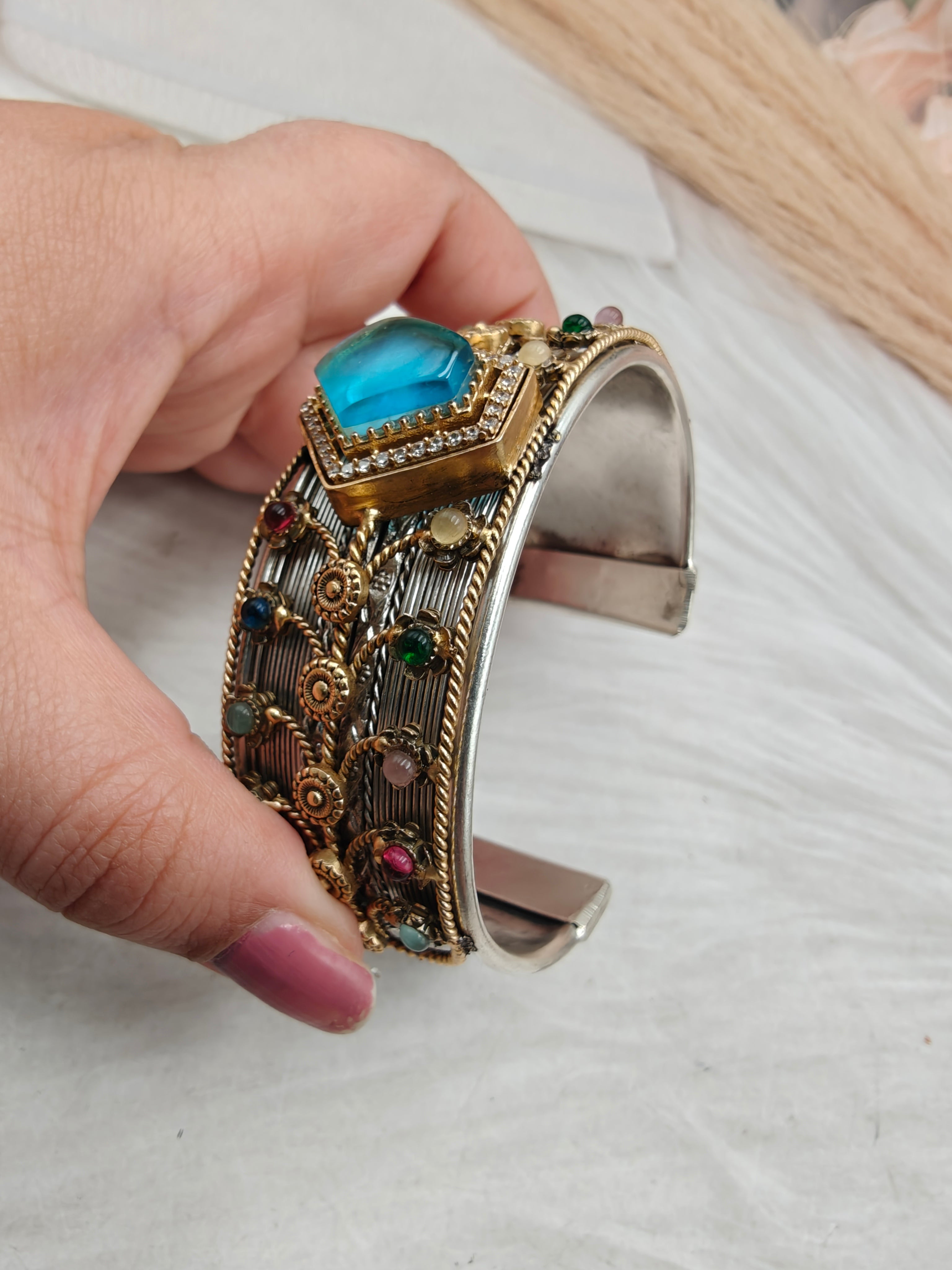 Meenakshi Dual Tone Handcrafted Doublet Handcuff- Sky Blue