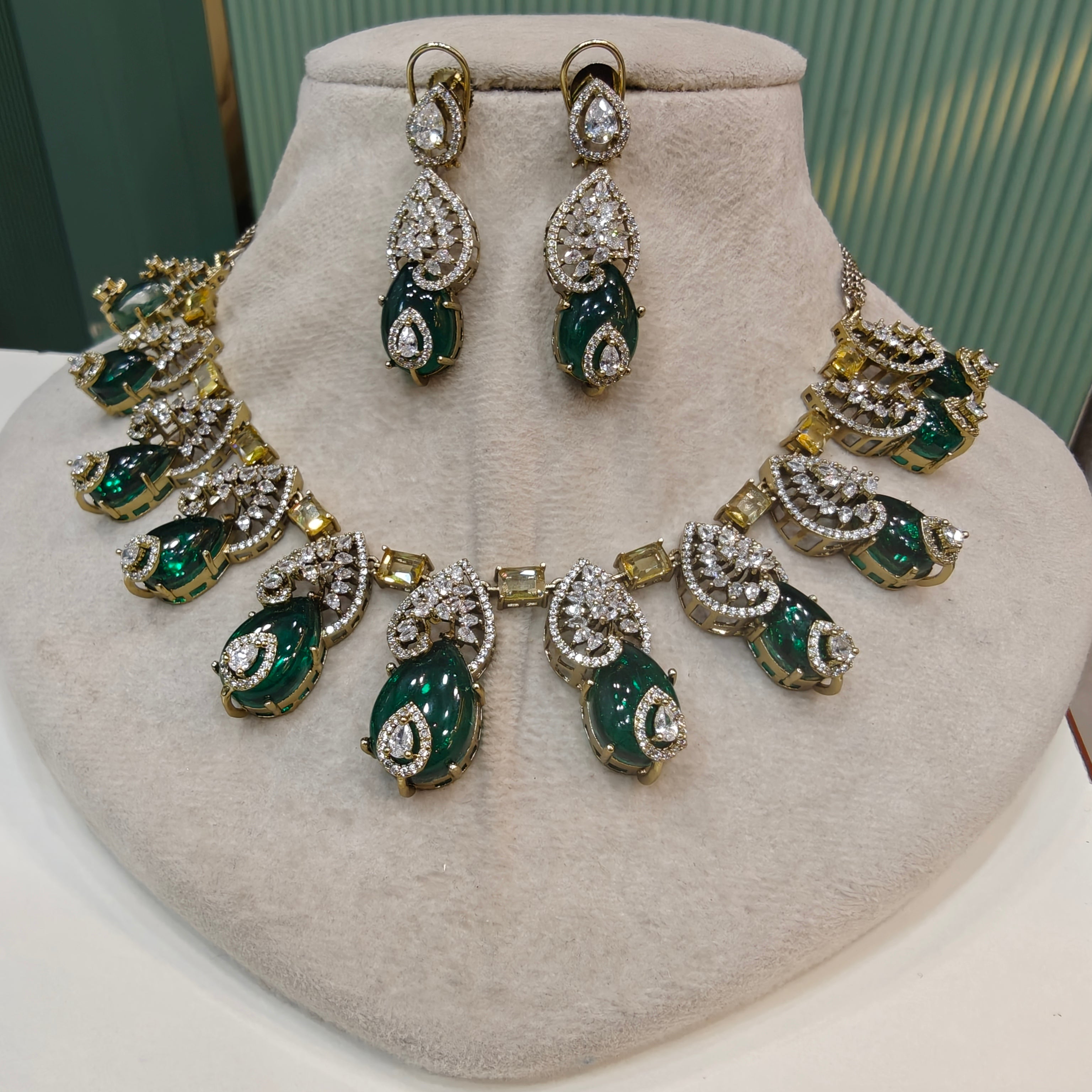 Zavina Cabochon Doublet Premium Necklace Set- Emerald and Yellow