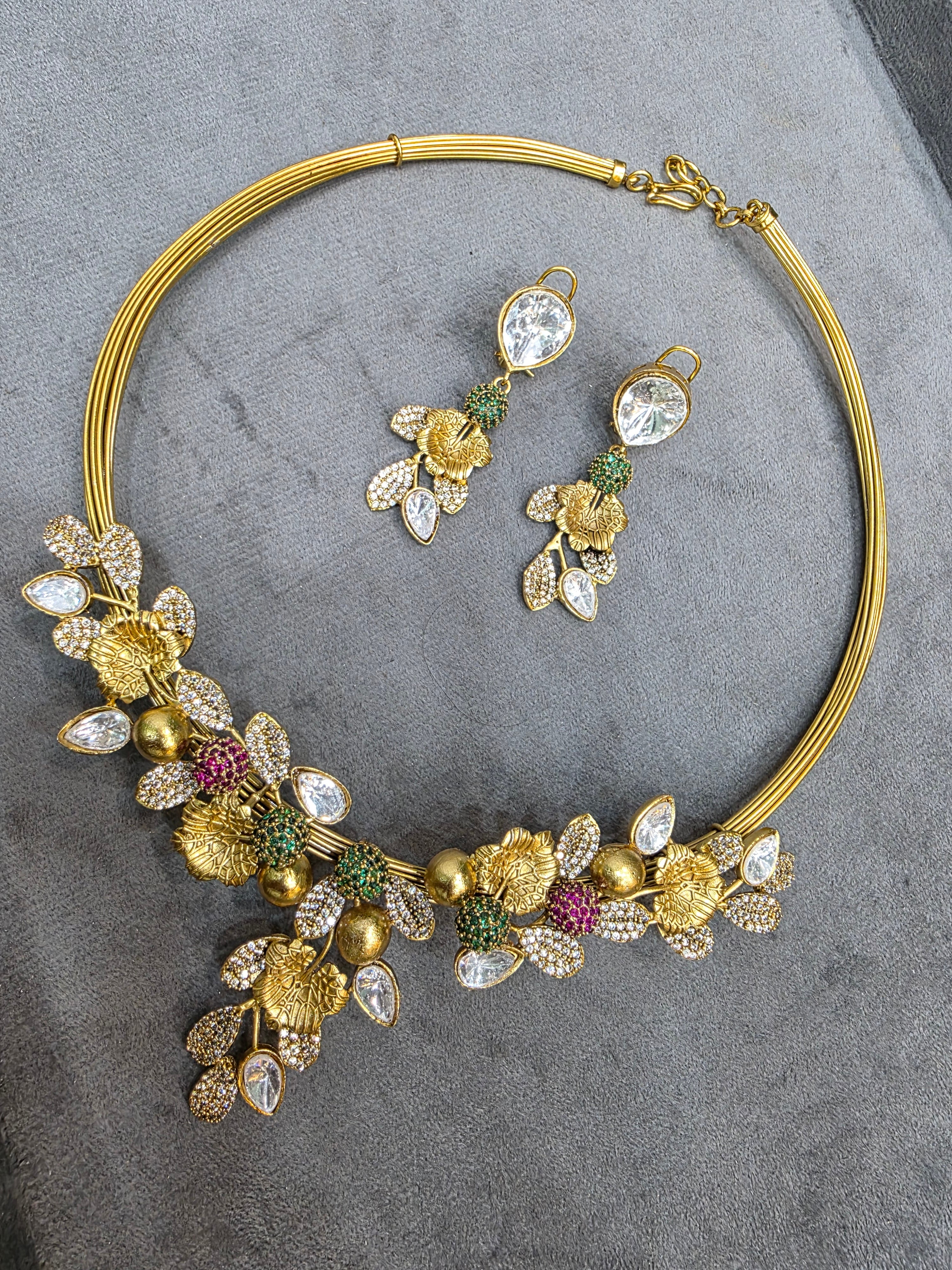 Anjuna Handcrafted Moissanite Hasli Set- Green Ruby