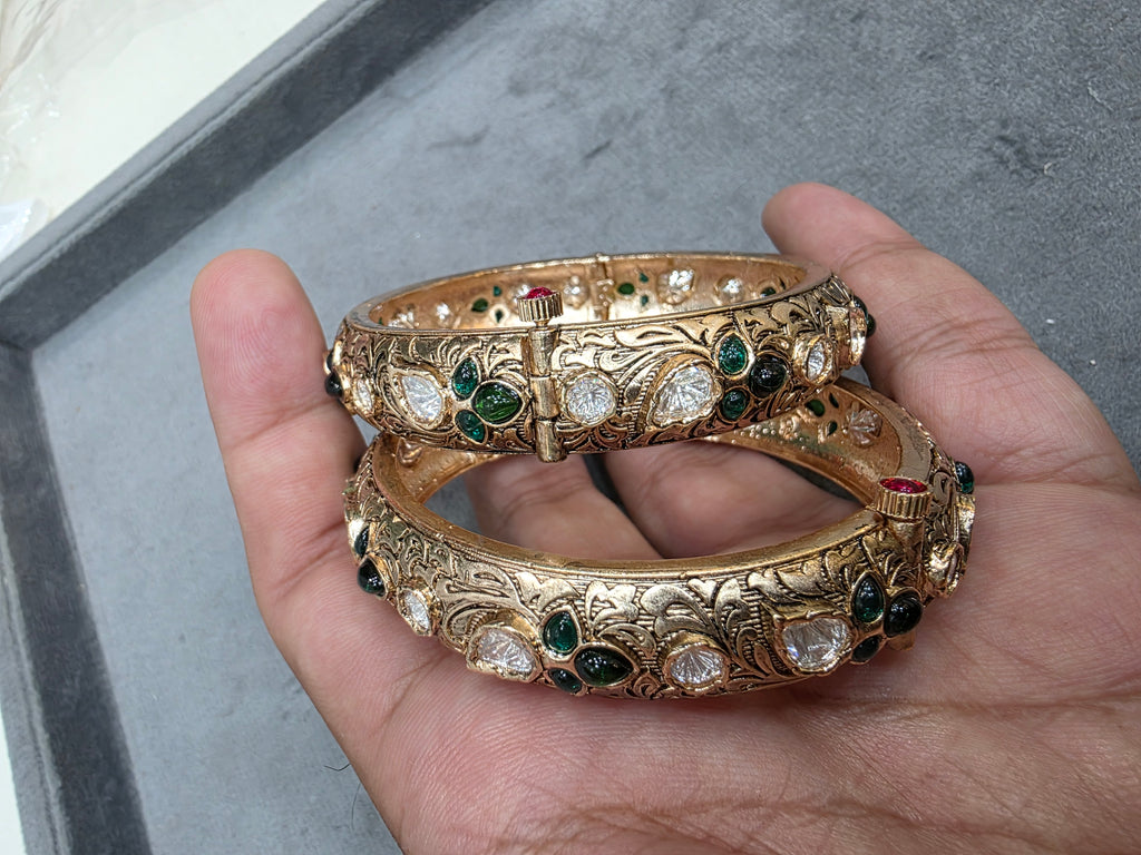 Priha Openable Sunheri Kundan Bangles- Green