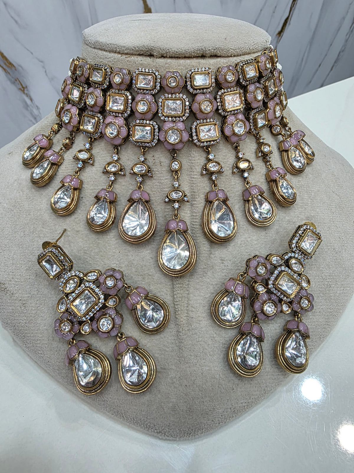 Emari Uncut Polki Choker Necklace Ser- Pink