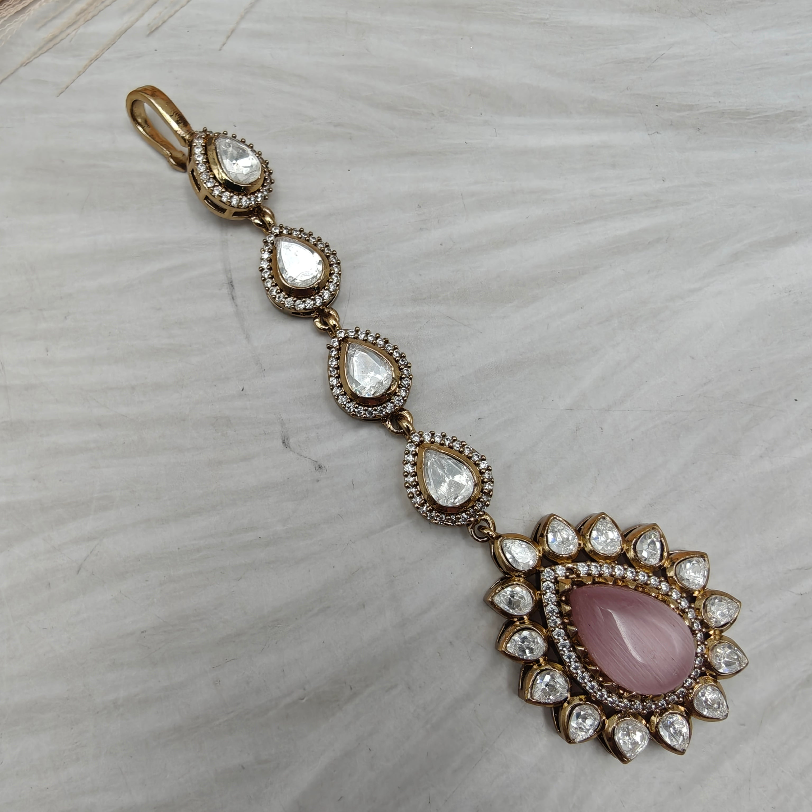 Minaar Uncut Moissanite Mangtikka- Pink