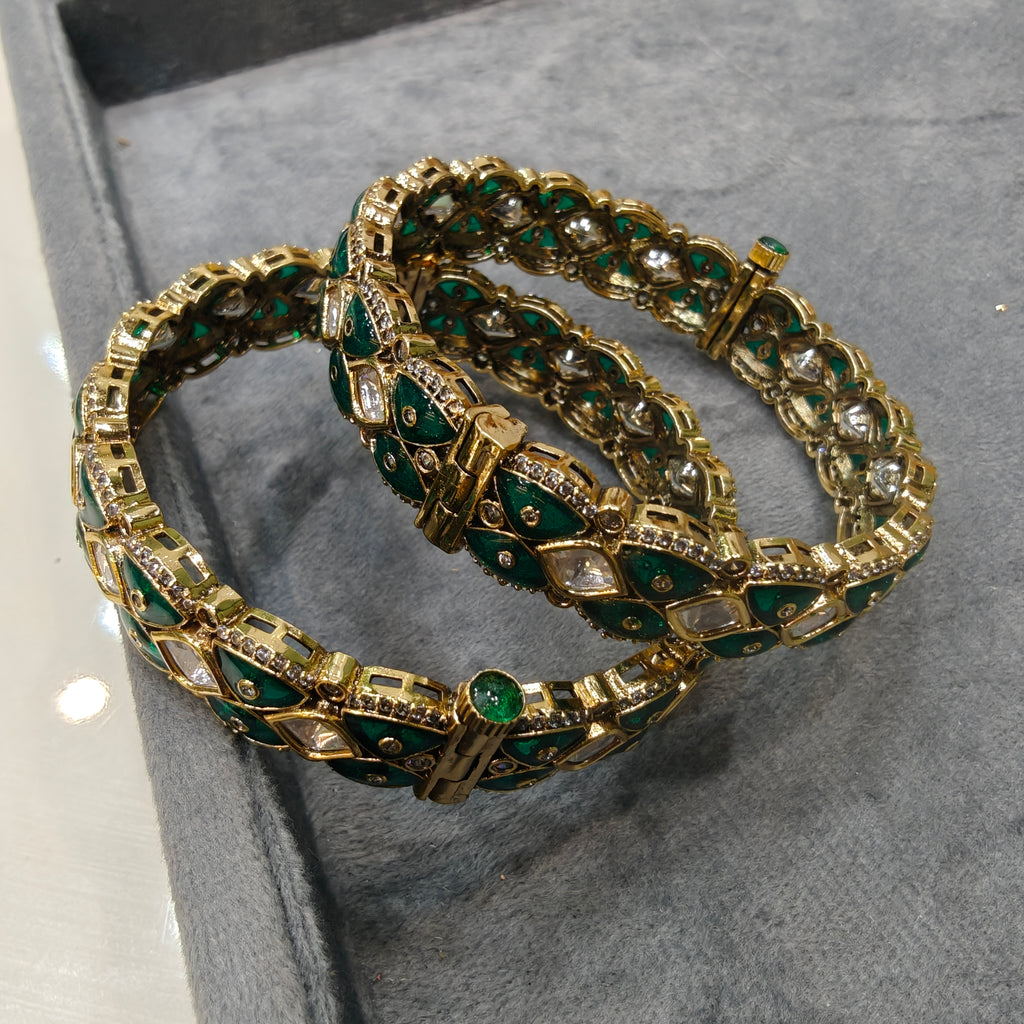 Sharvie epoxy openable Bangle- Green