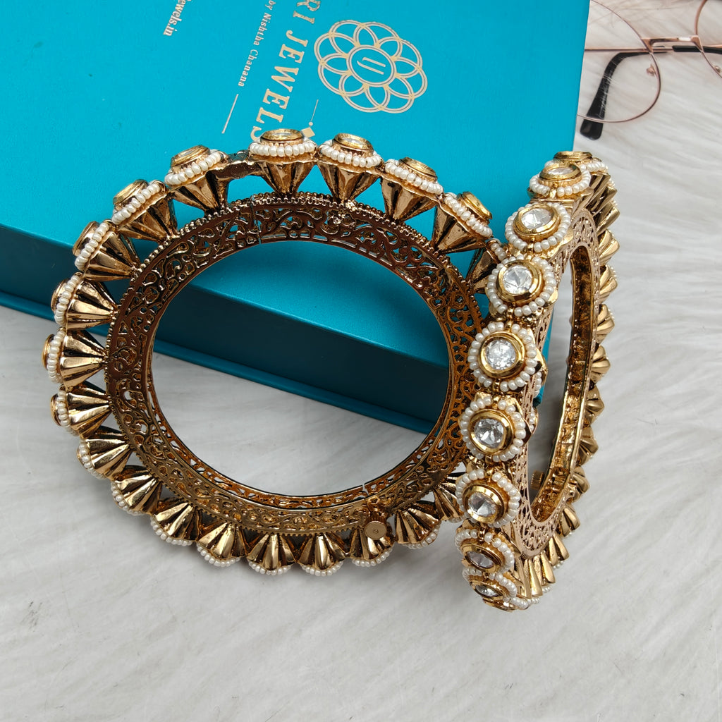 Shagun Pachi Kundan Pacheli Openable Bangle