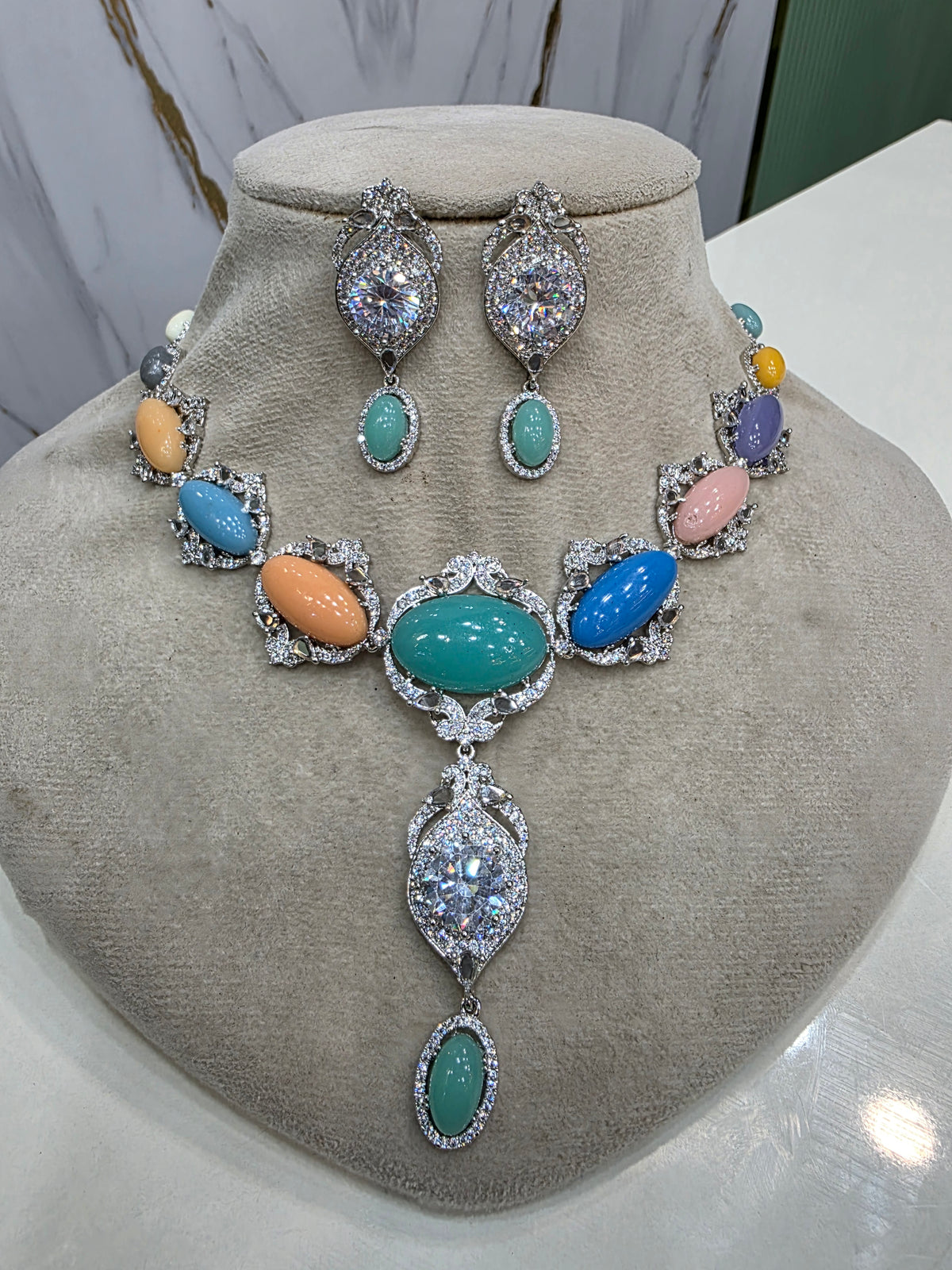 Alia Cannes Inspired Necklace Set-Multi
