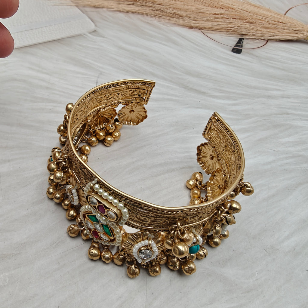 Veda Brass Pachi Kundan Fusion Handcuff