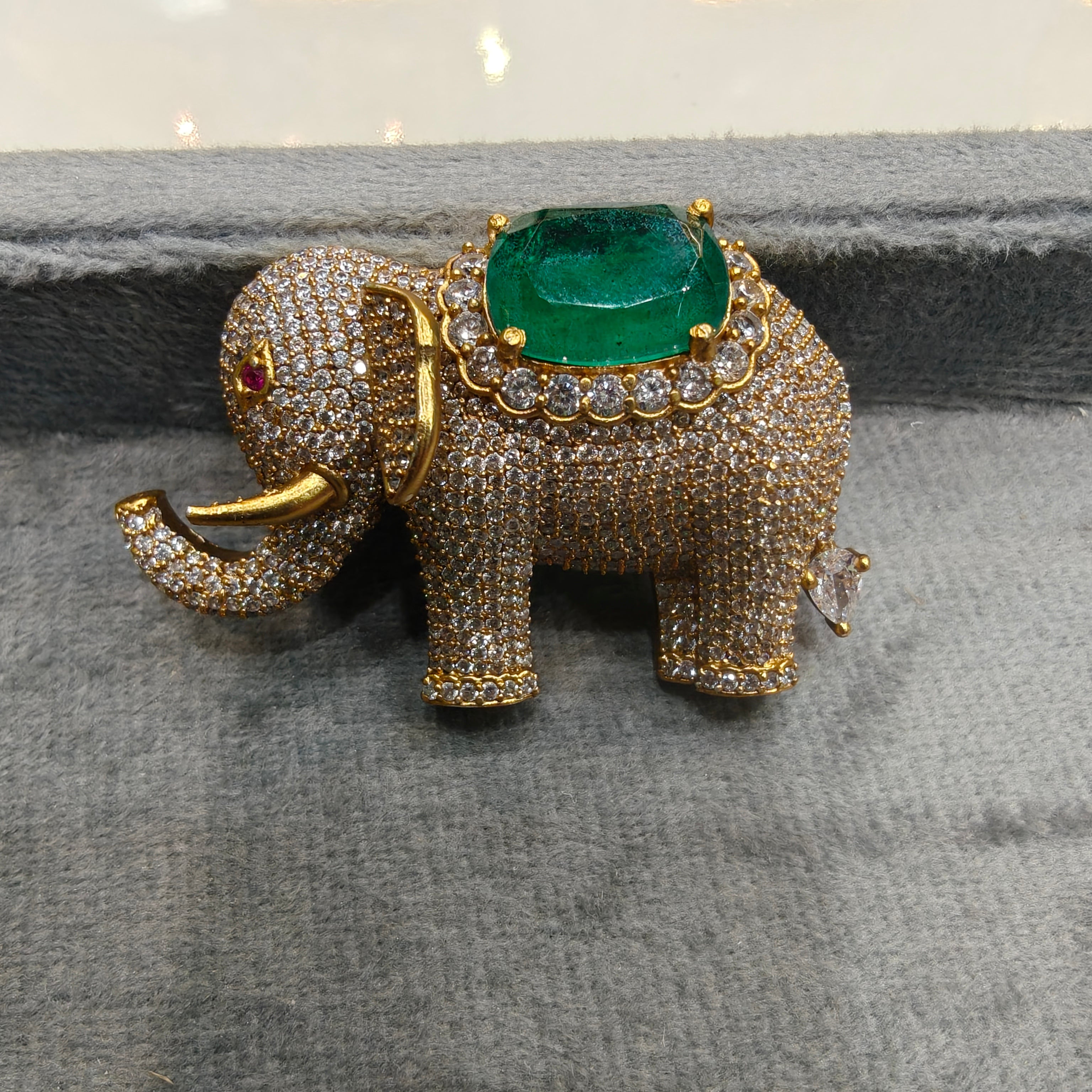Elephant Doublet Stone Unisex Brooch- Emerald